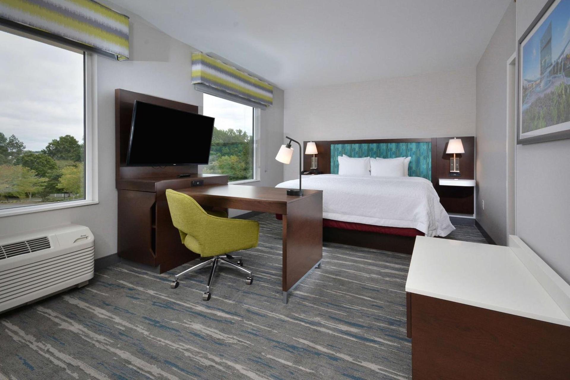 Hampton Inn & Suites Charlotte North I 485 photo 55