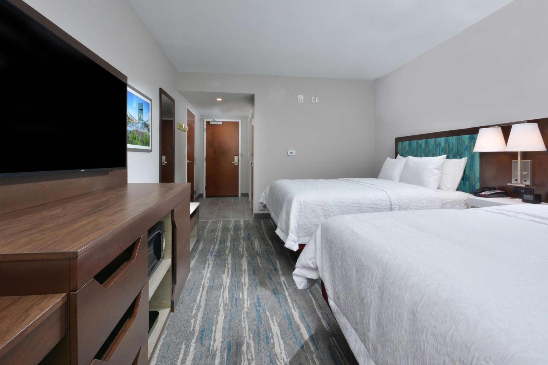 Hampton Inn & Suites Charlotte North I 485 photo 56