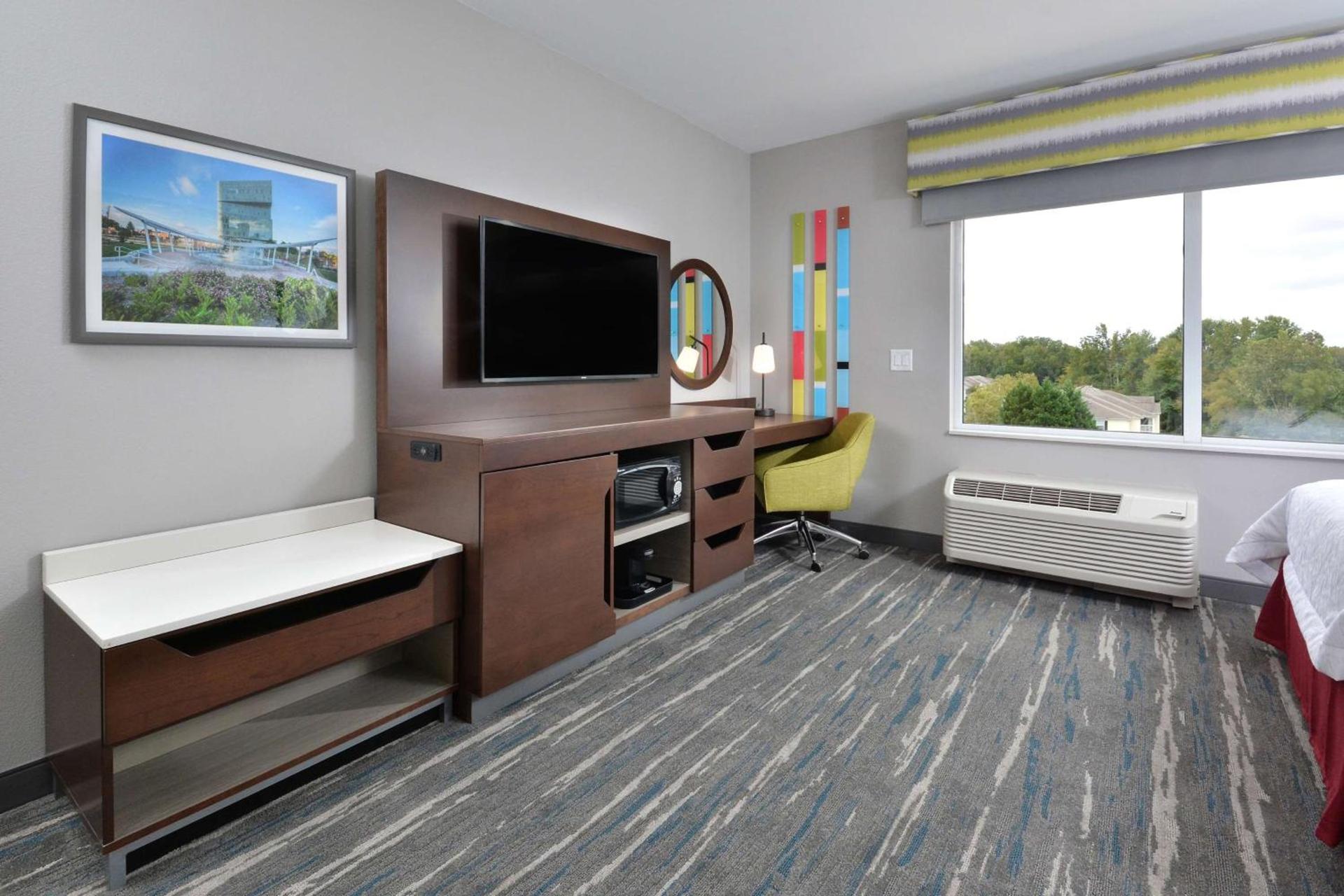 Hampton Inn & Suites Charlotte North I 485 photo 62
