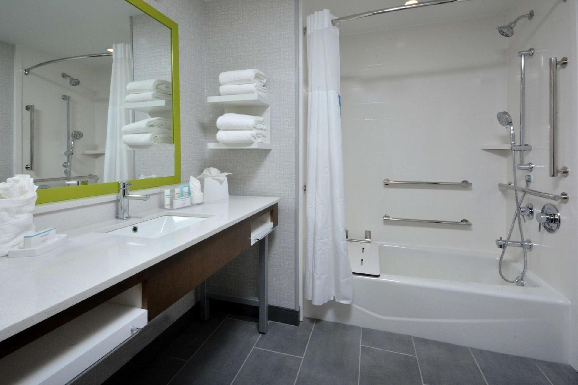 Hampton Inn & Suites Charlotte North I 485 photo 61