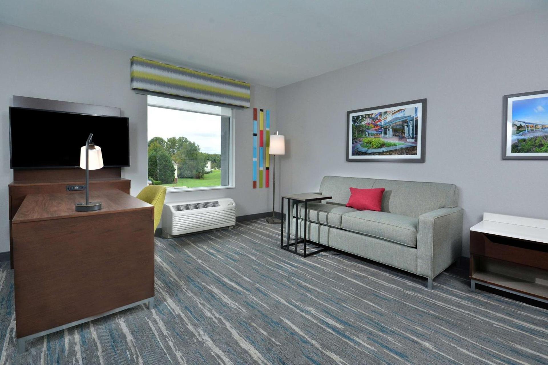 Hampton Inn & Suites Charlotte North I 485 photo 63