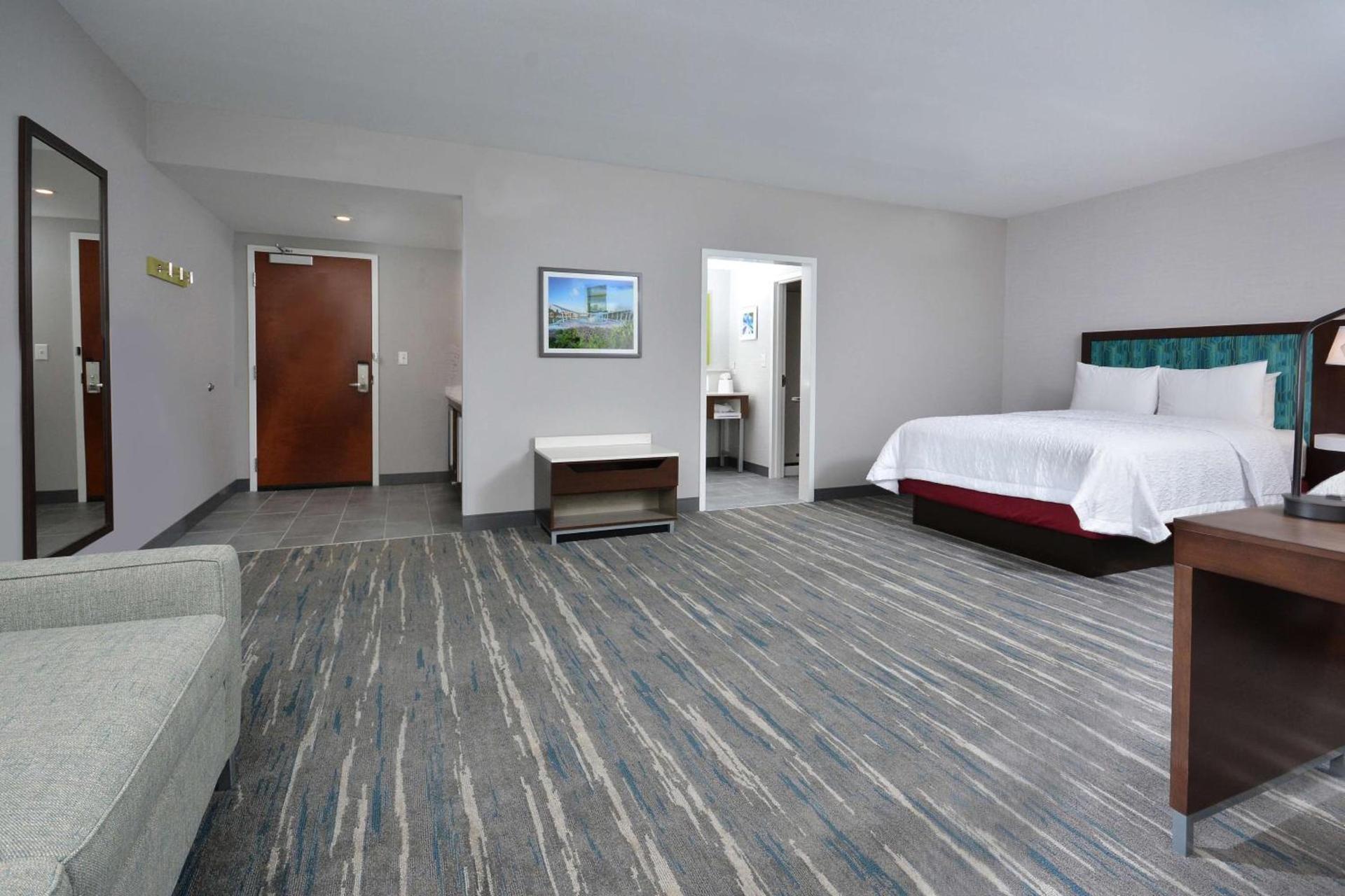Hampton Inn & Suites Charlotte North I 485 photo 66