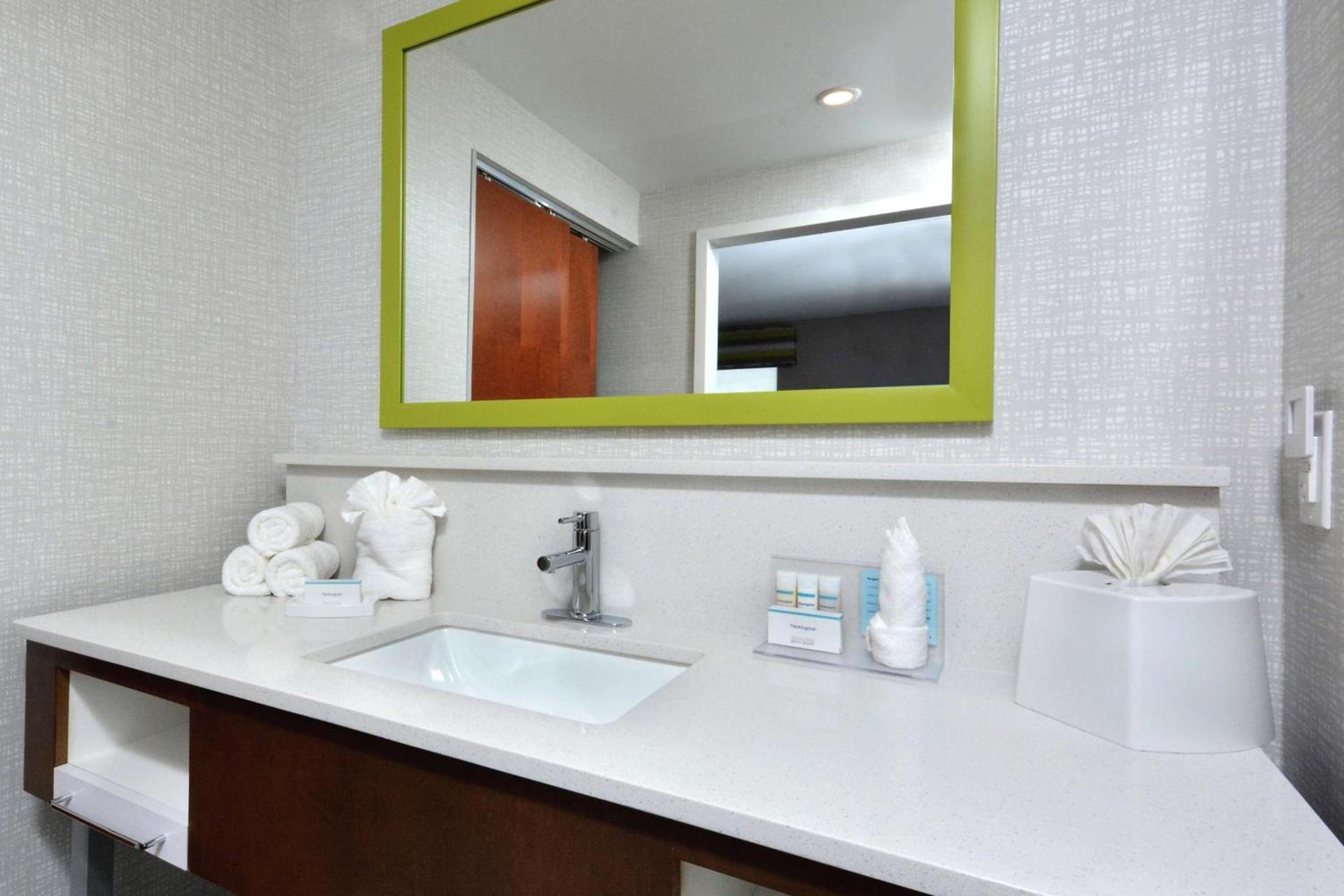 Hampton Inn & Suites Charlotte North I 485 photo 69