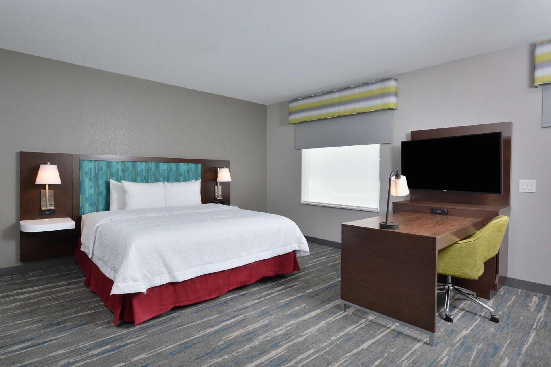 Hampton Inn & Suites Charlotte North I 485 photo 67