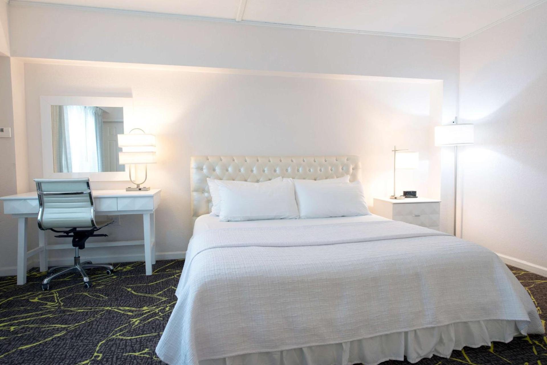 The Roslyn, Tapestry Collection by Hilton photo 11