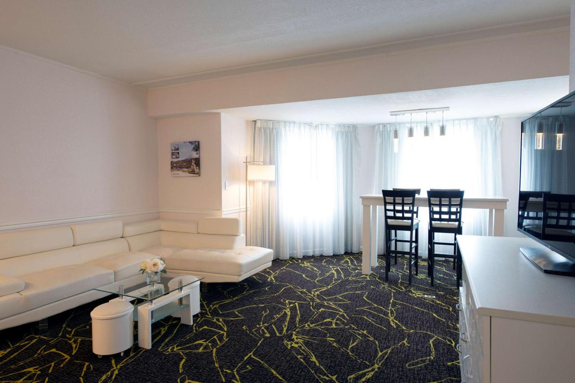 The Roslyn, Tapestry Collection by Hilton photo 13
