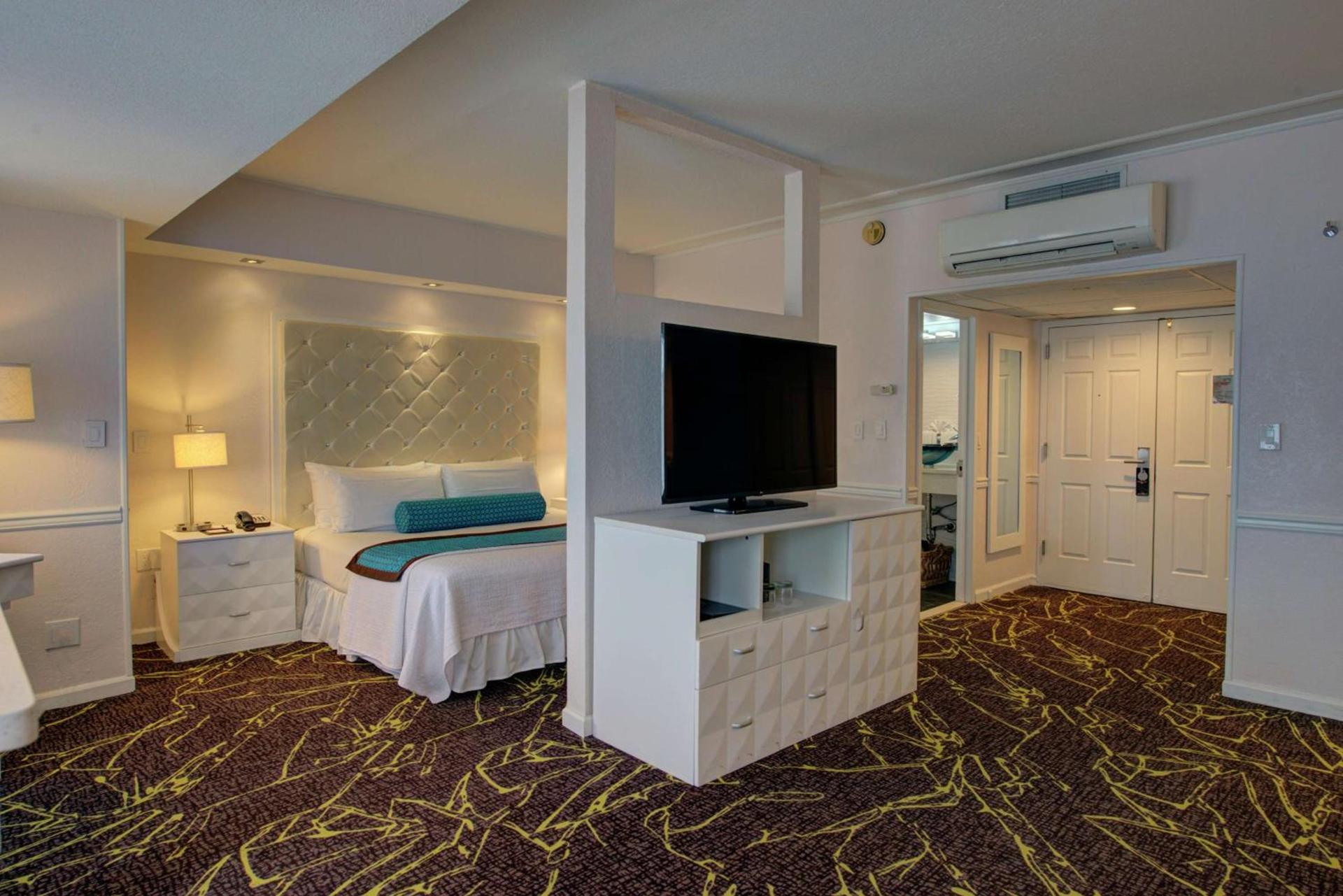 The Roslyn, Tapestry Collection by Hilton photo 20