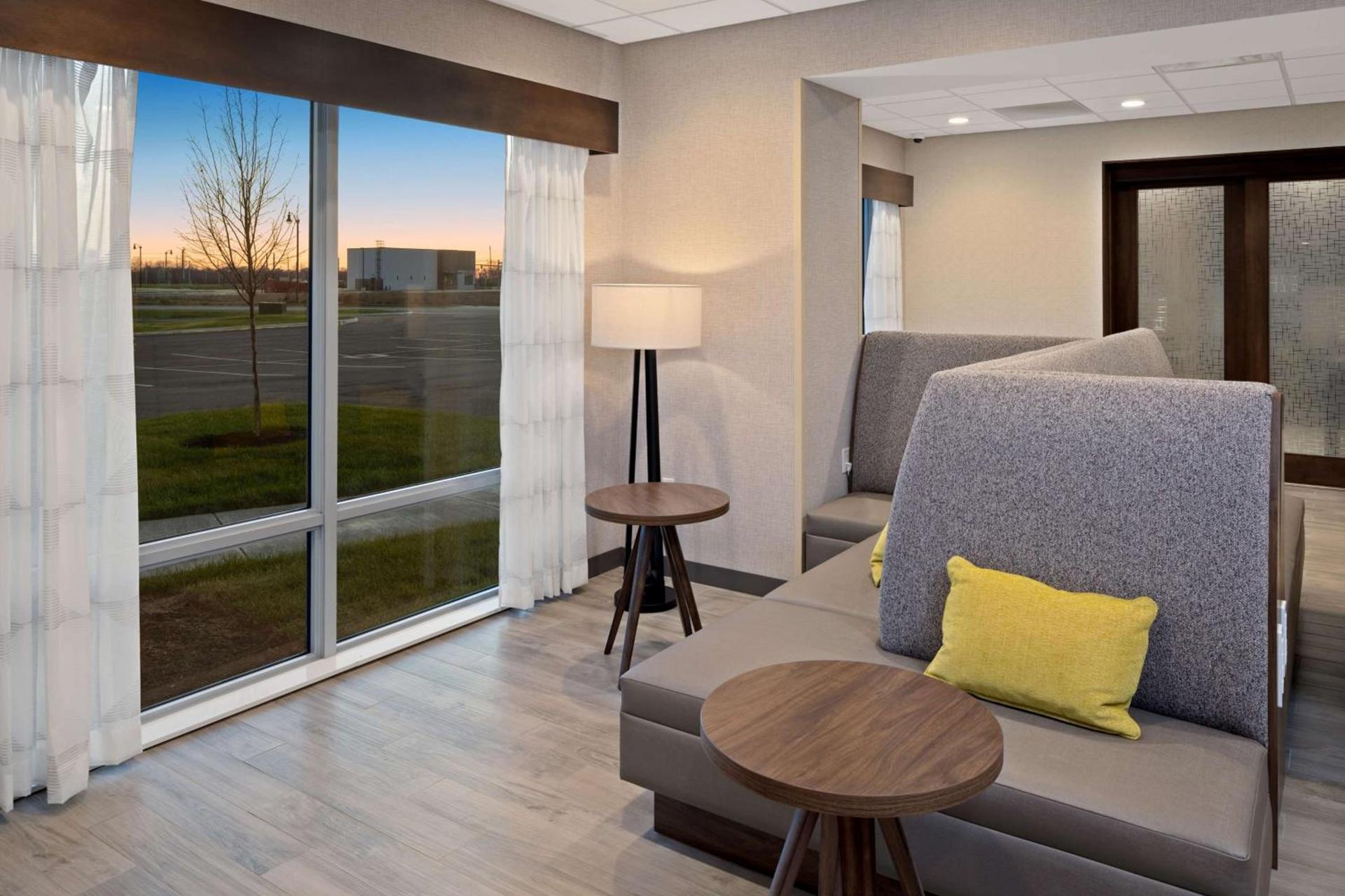 Hampton Inn Circleville, Oh photo 10