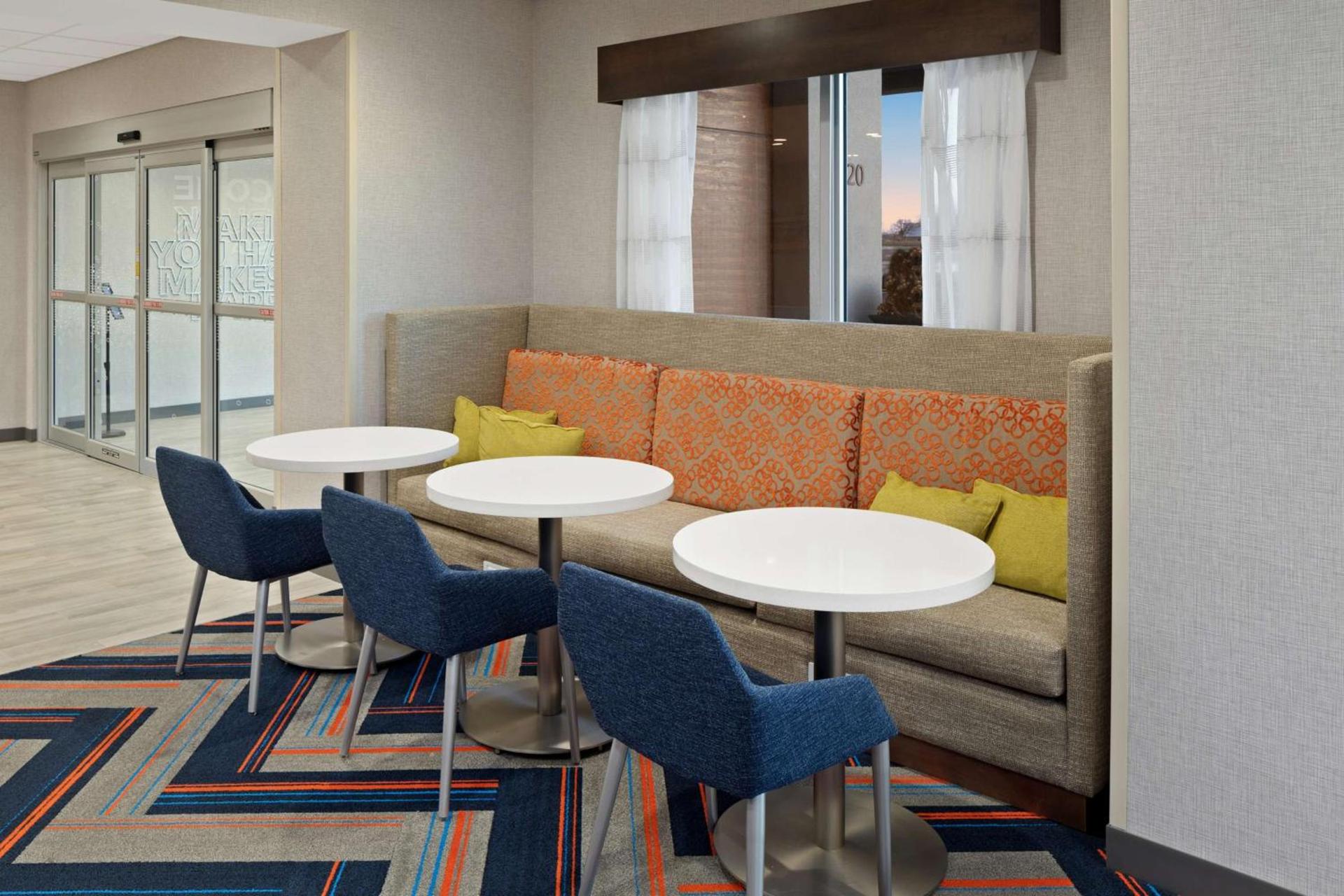 Hampton Inn Circleville, Oh photo 12