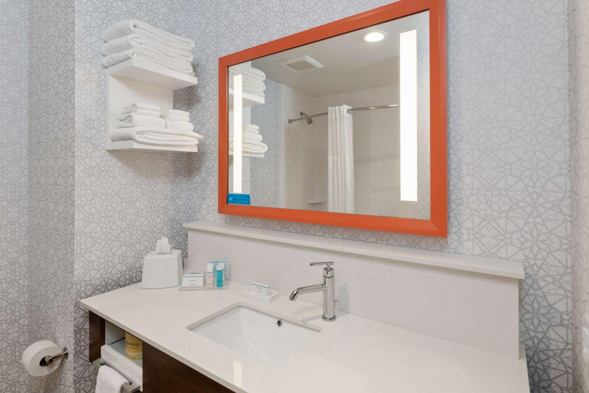 Hampton Inn Circleville, Oh photo 38