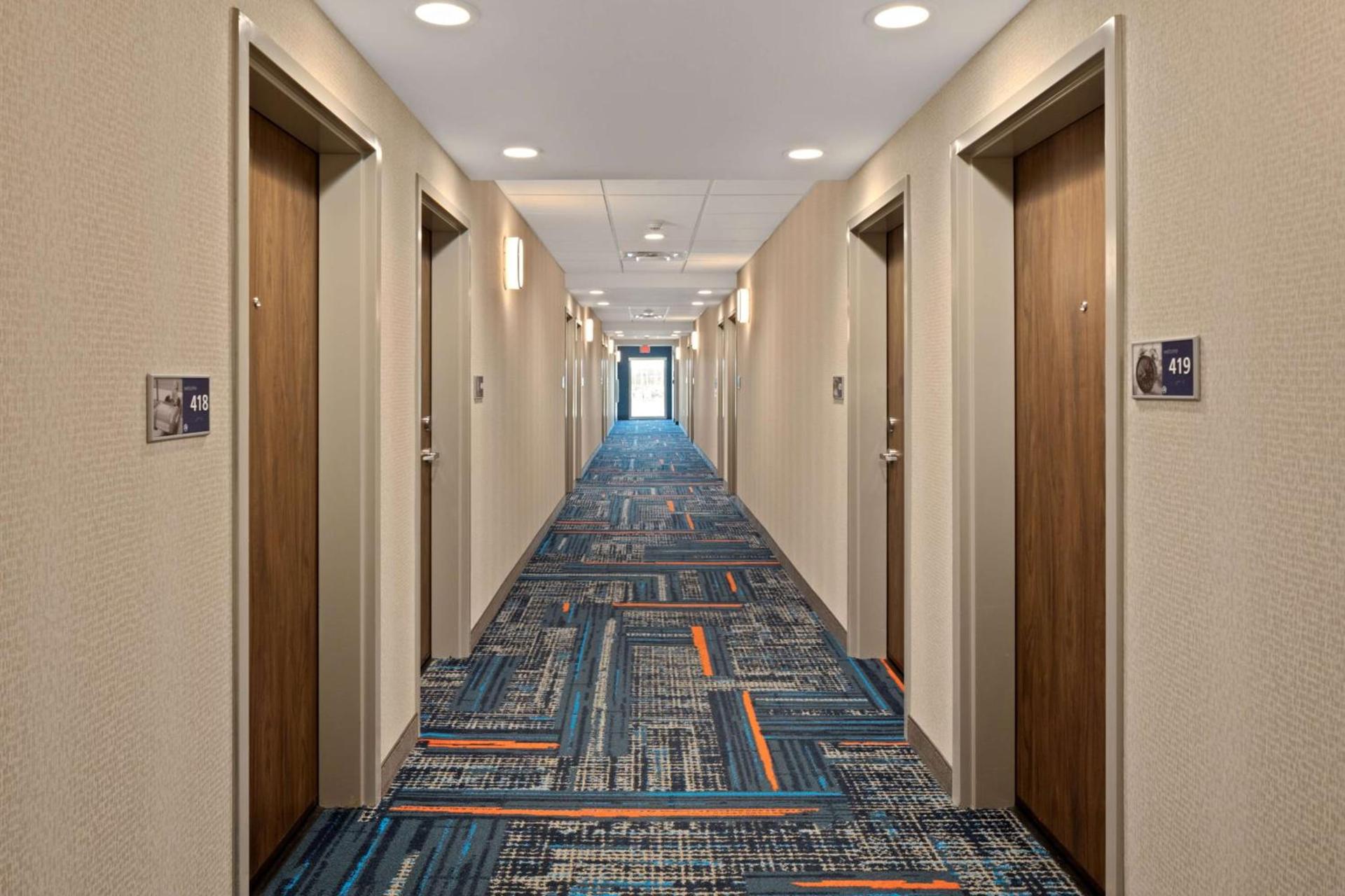 Hampton Inn Circleville, Oh photo 49