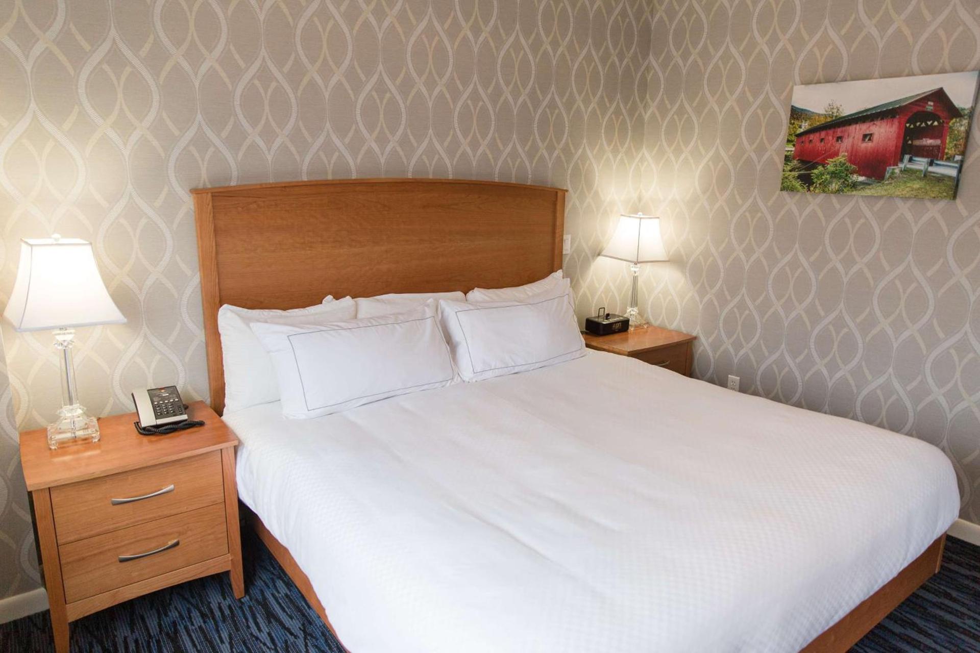 Capitol Plaza Hotel Montpelier Tapestry Collection by Hilton photo 7