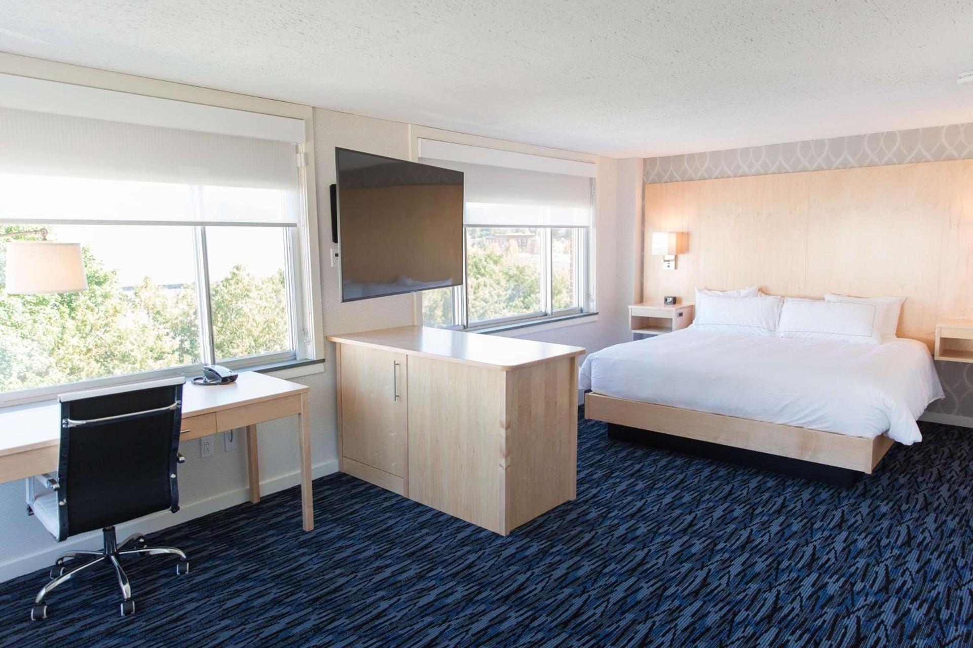 Capitol Plaza Hotel Montpelier Tapestry Collection by Hilton photo 15