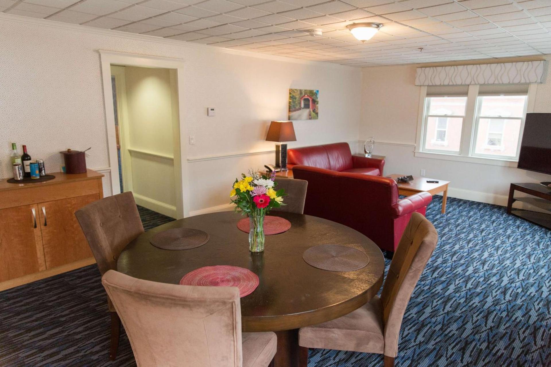 Capitol Plaza Hotel Montpelier Tapestry Collection by Hilton photo 32