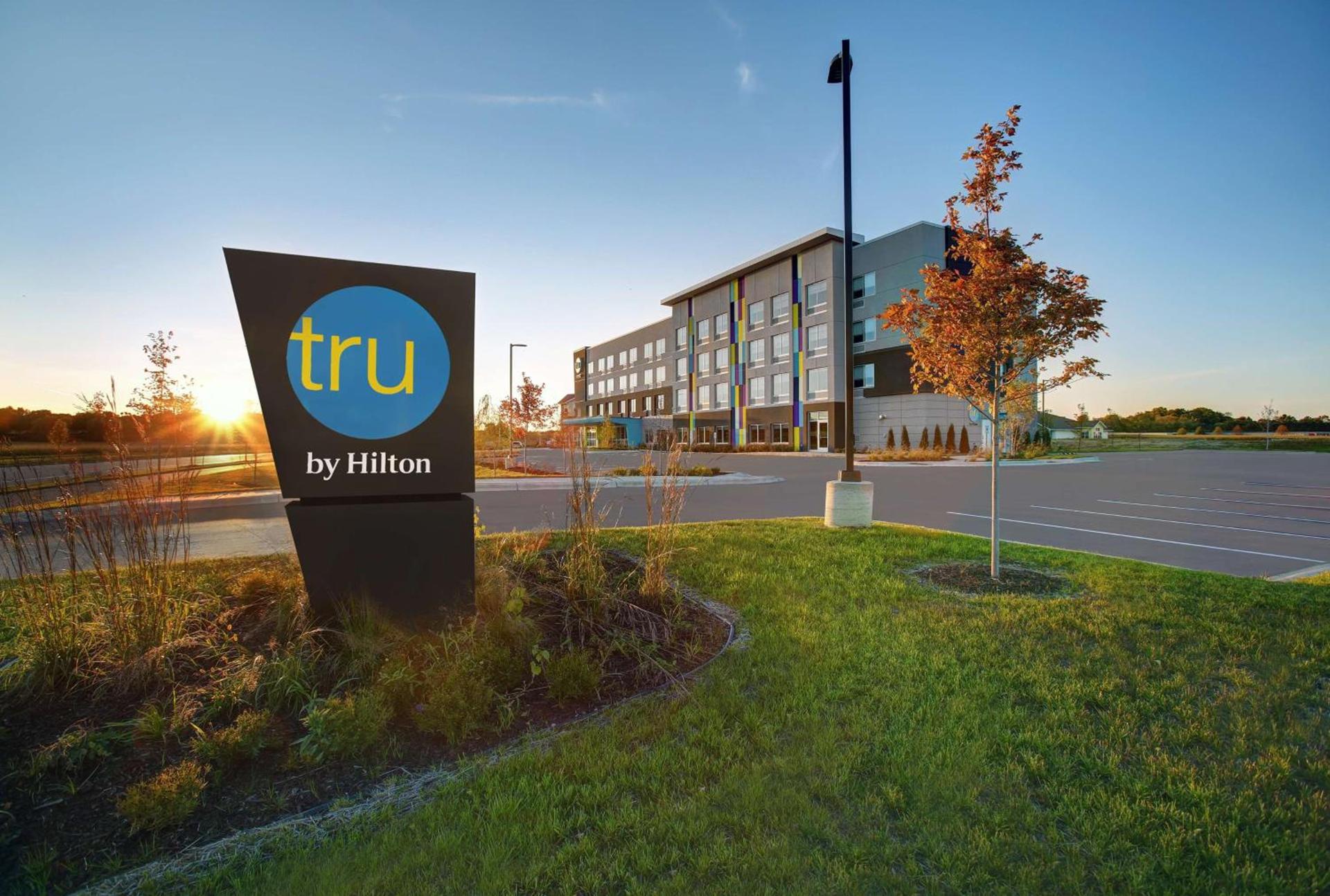 Tru By Hilton Stoughton photo 4