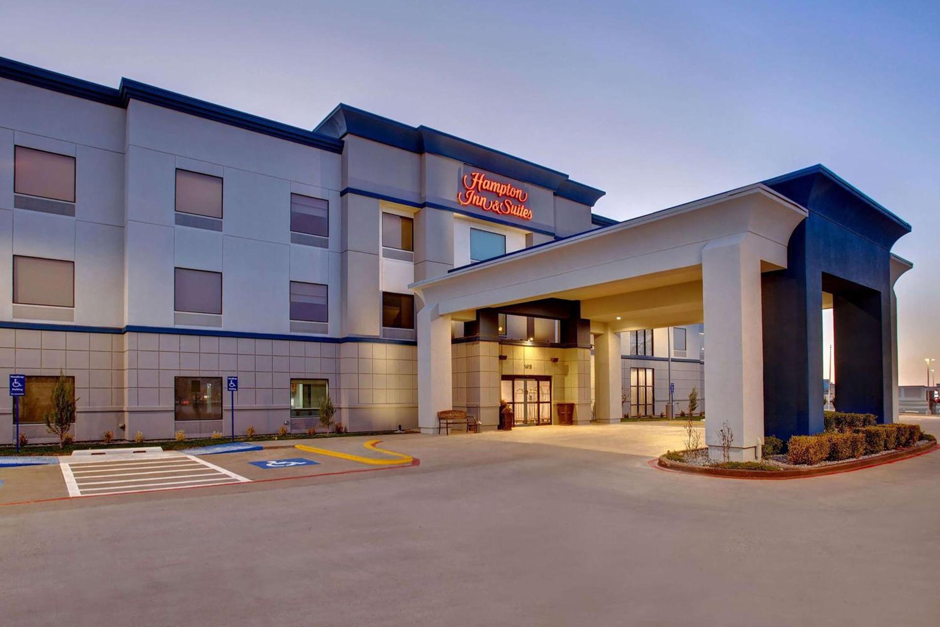 Hampton Inn & Suites Borger photo 2
