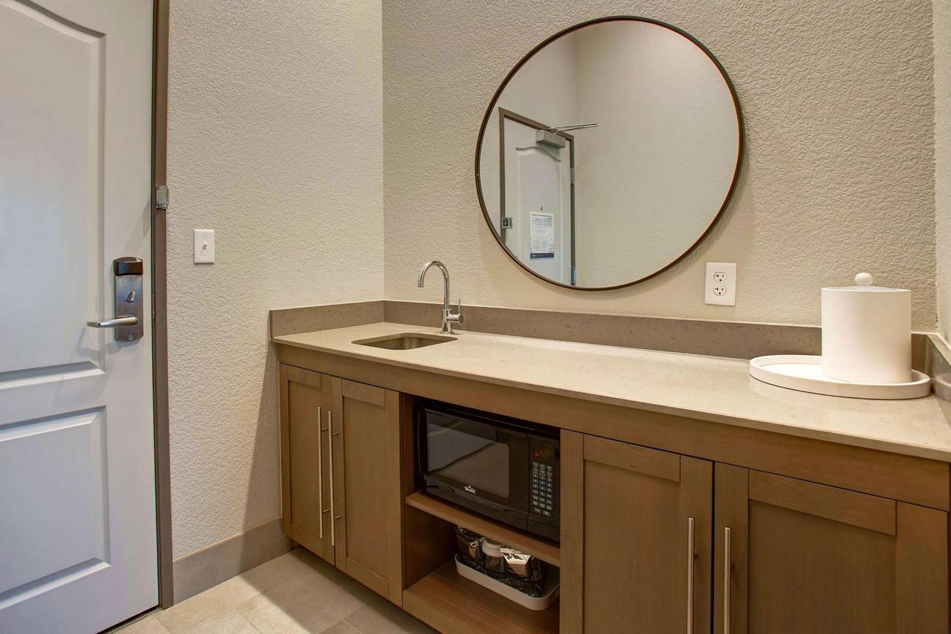 Hampton Inn & Suites Borger photo 35