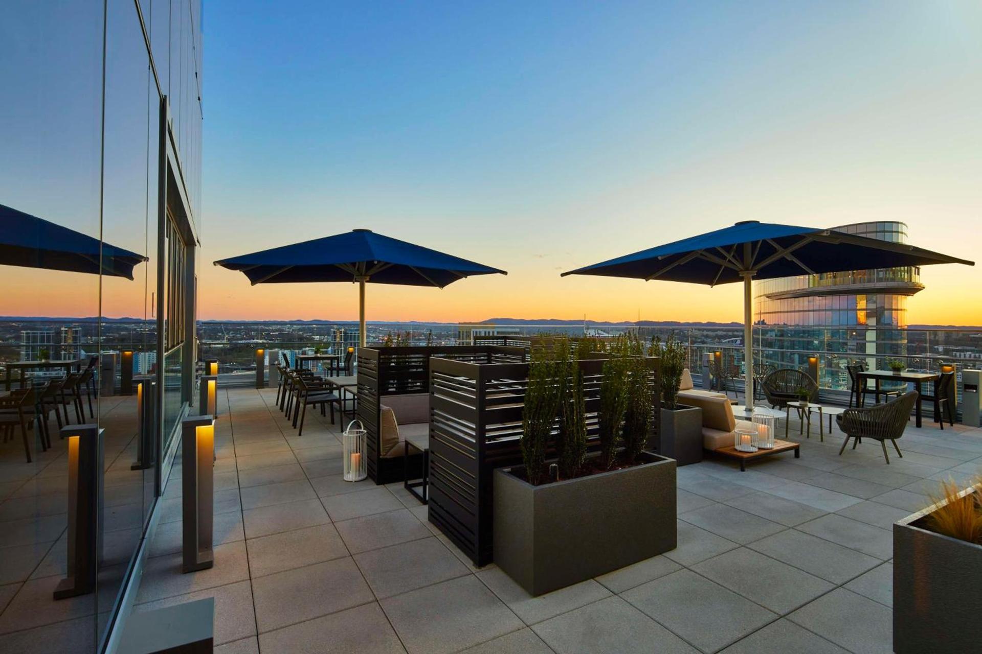 Embassy Suites by Hilton Nashville Downtown photo 4