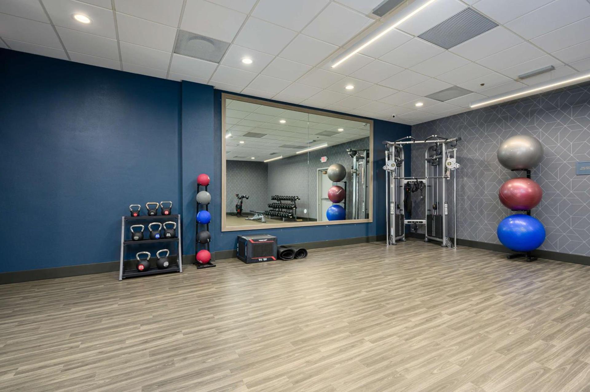 DoubleTree by Hilton Raleigh Midtown, NC photo 14