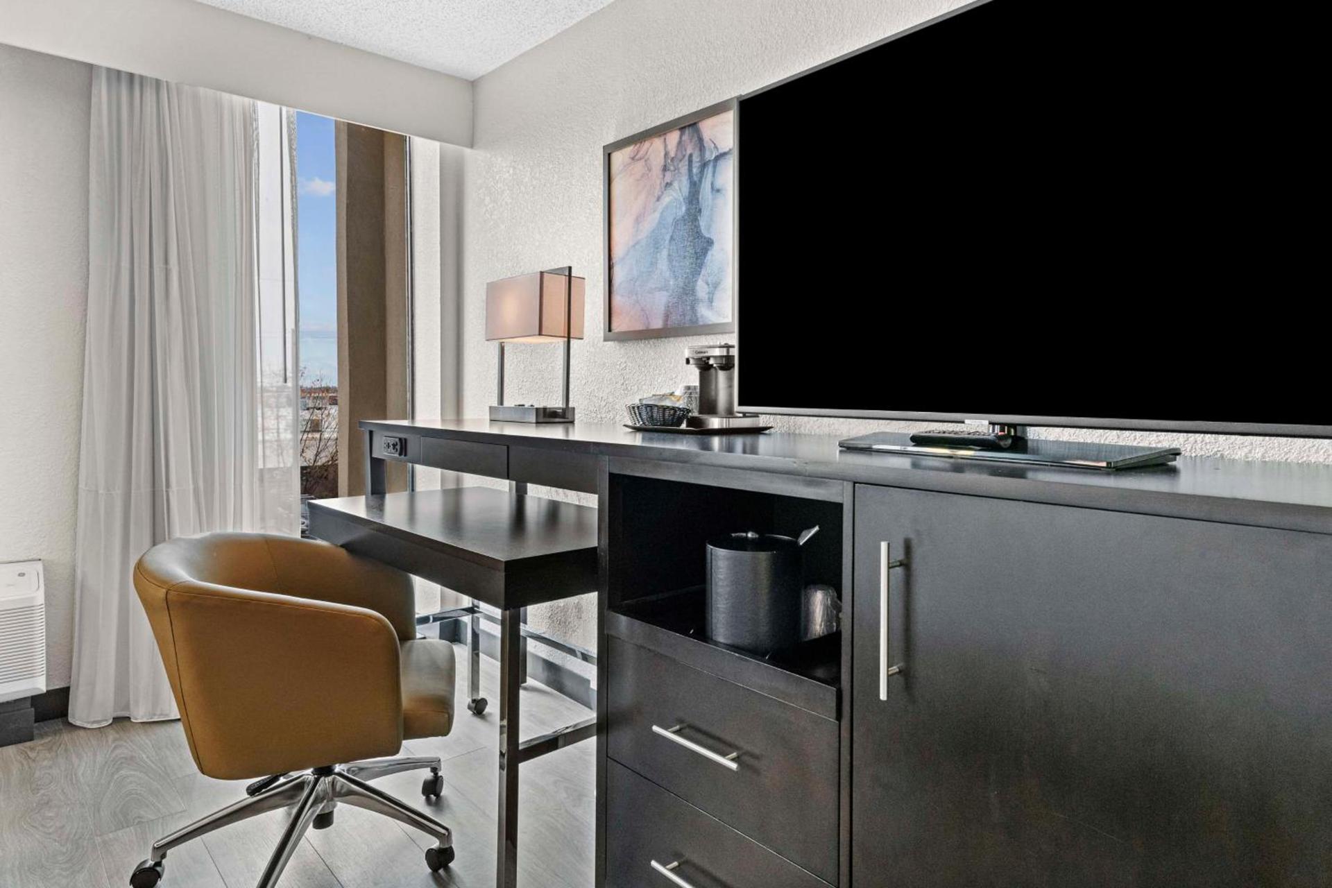 DoubleTree by Hilton Raleigh Midtown, NC photo 22
