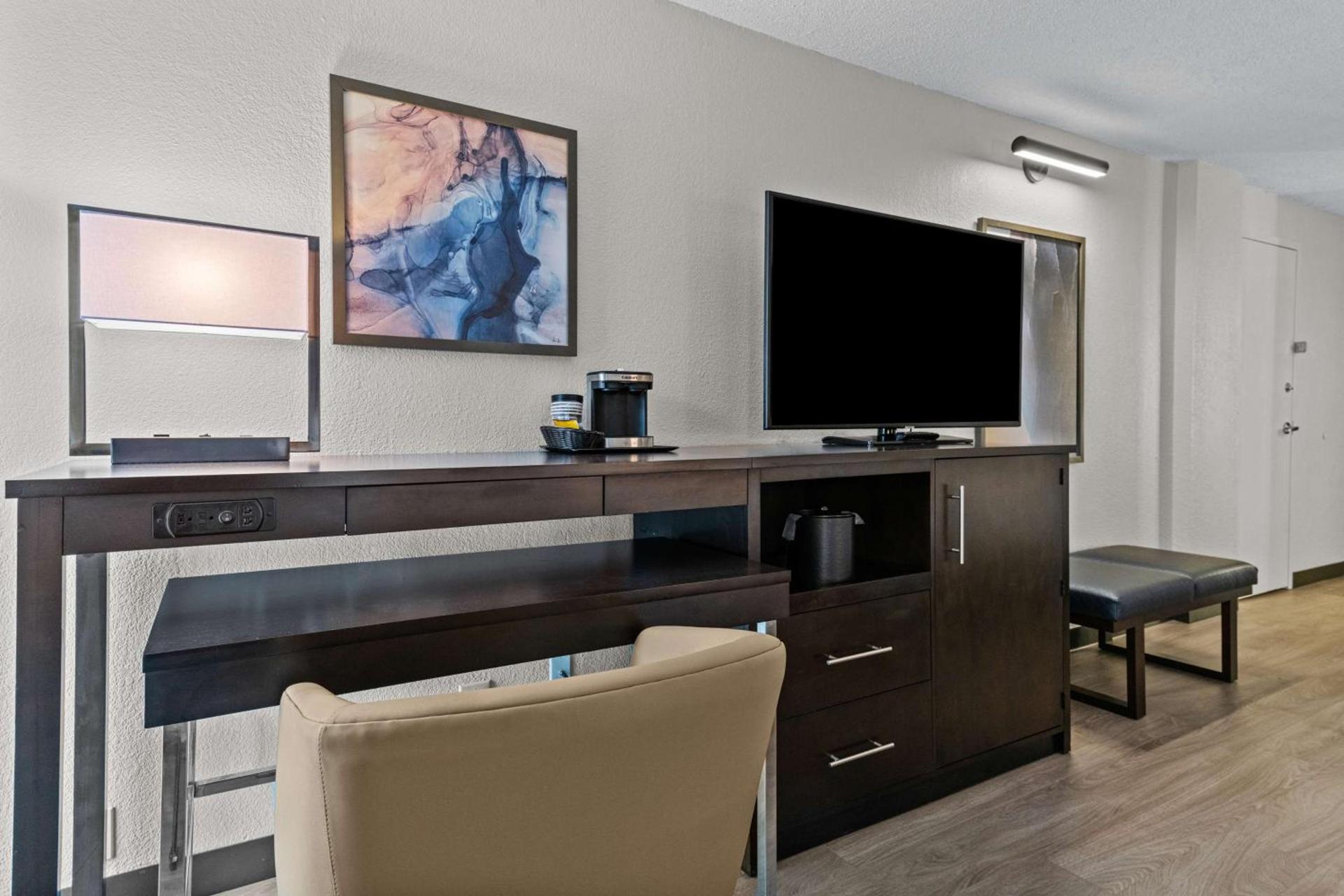 DoubleTree by Hilton Raleigh Midtown, NC photo 33