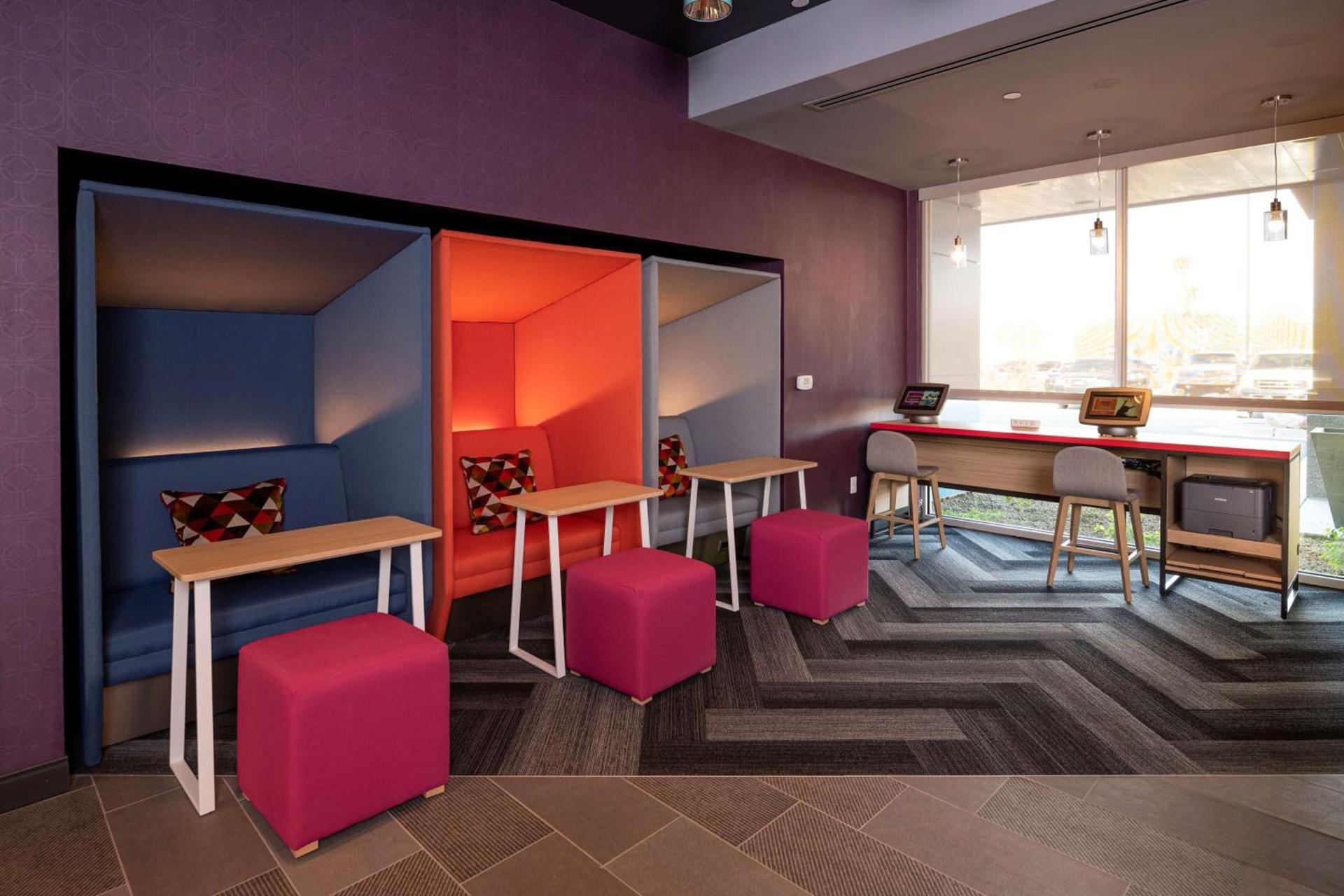 Tru By Hilton Phoenix Glendale Westgate photo 8