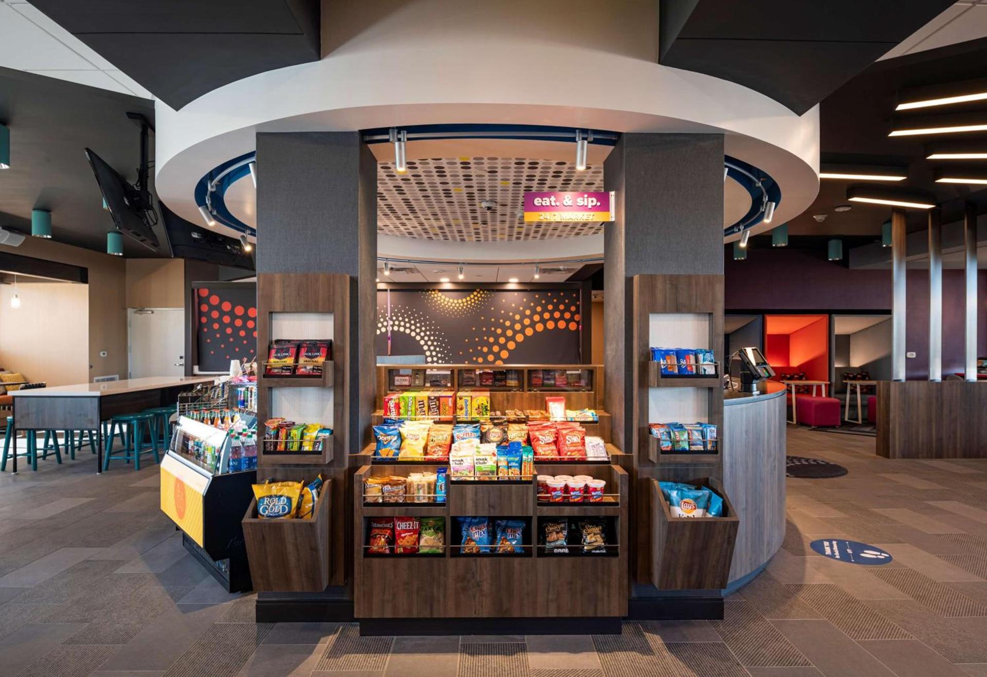 Tru By Hilton Phoenix Glendale Westgate photo 15