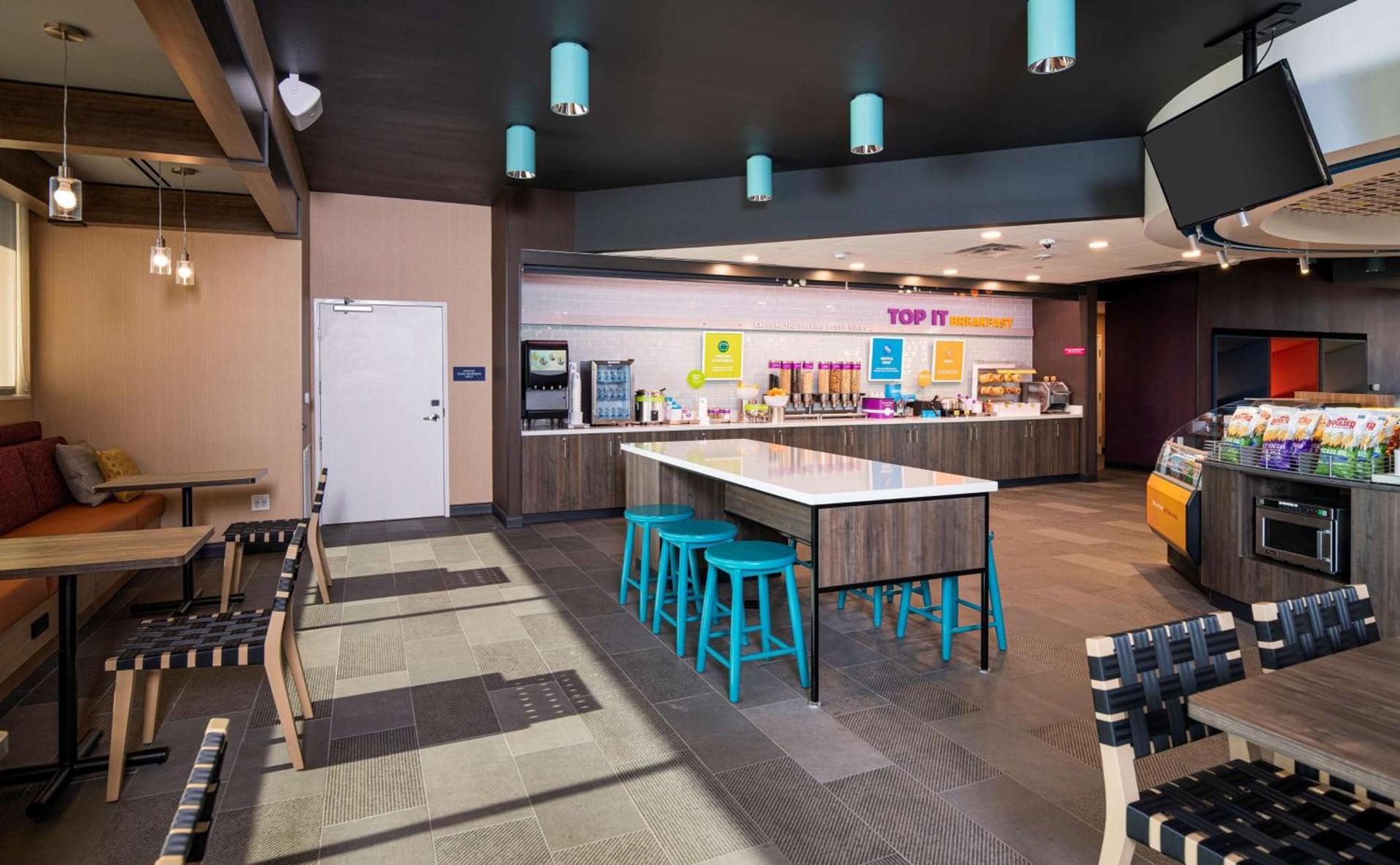 Tru By Hilton Phoenix Glendale Westgate photo 17