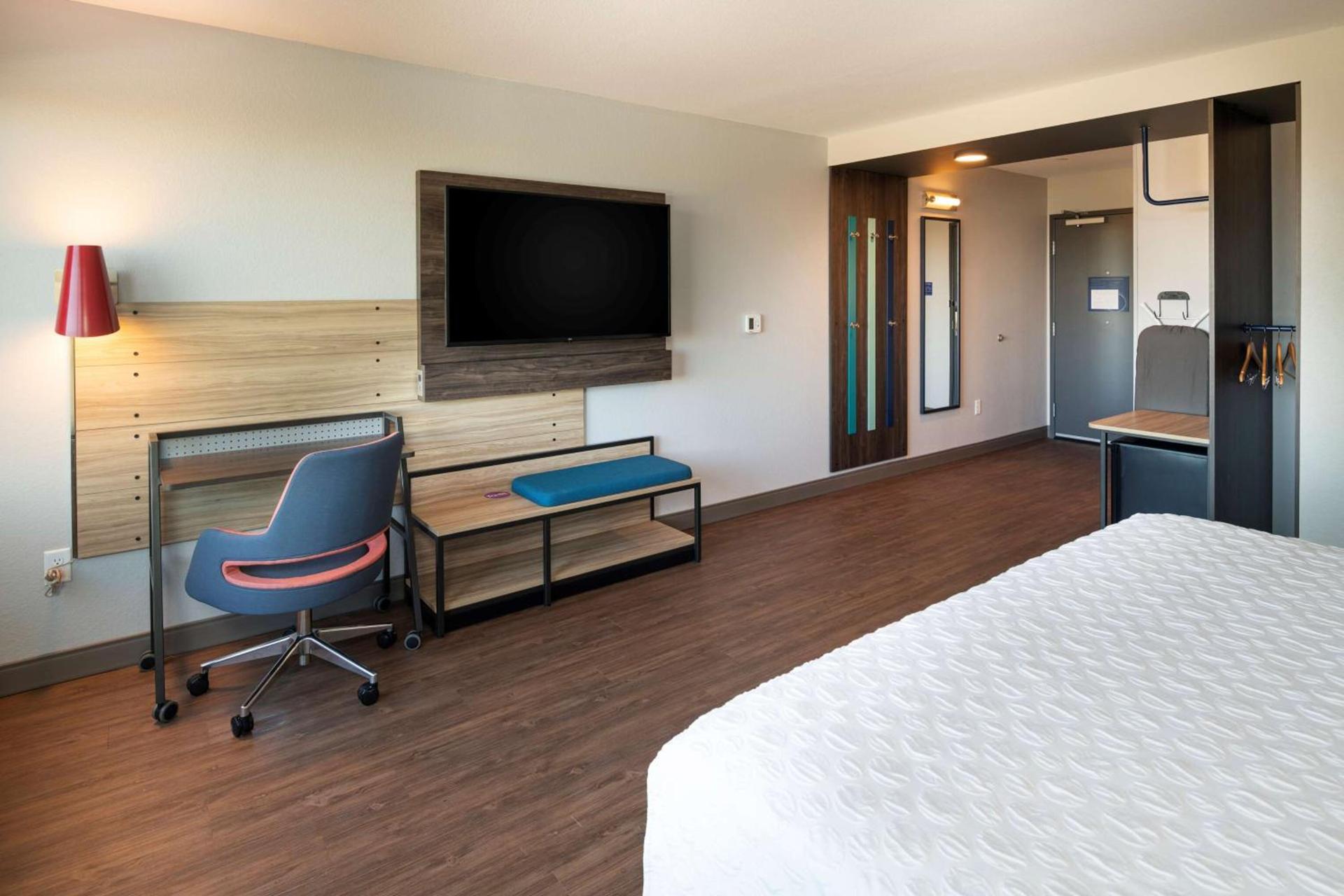 Tru By Hilton Phoenix Glendale Westgate photo 40