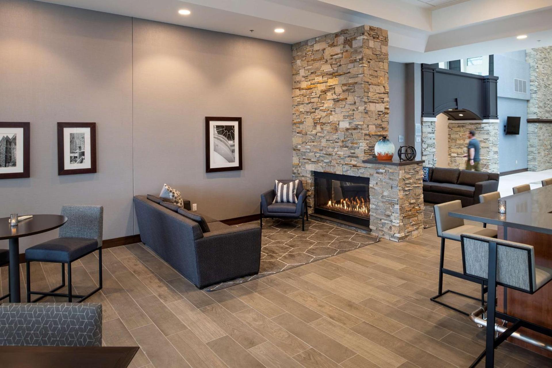 Doubletree By Hilton Madison East photo 6