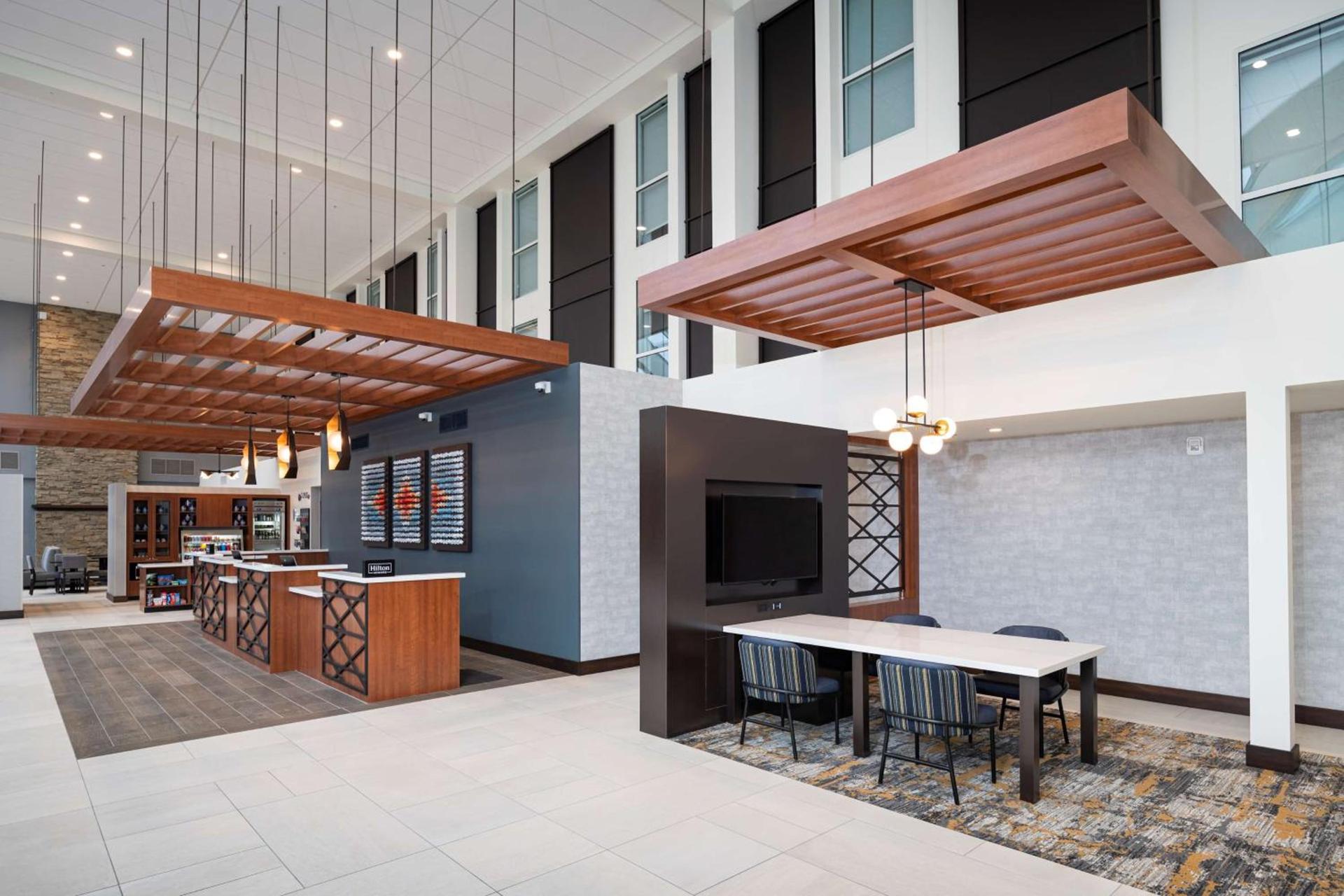 Doubletree By Hilton Madison East photo 12