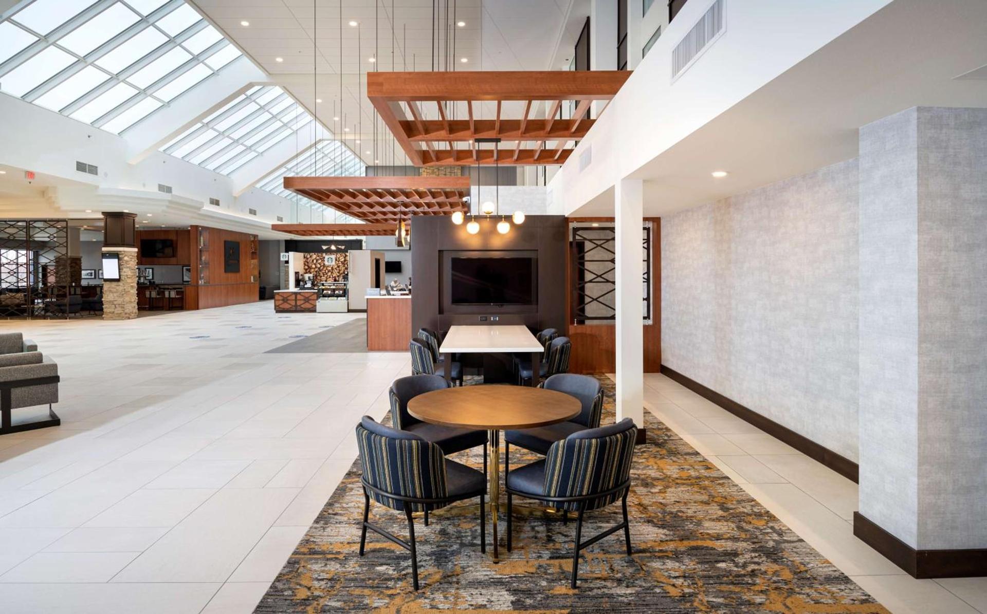 Doubletree By Hilton Madison East photo 10