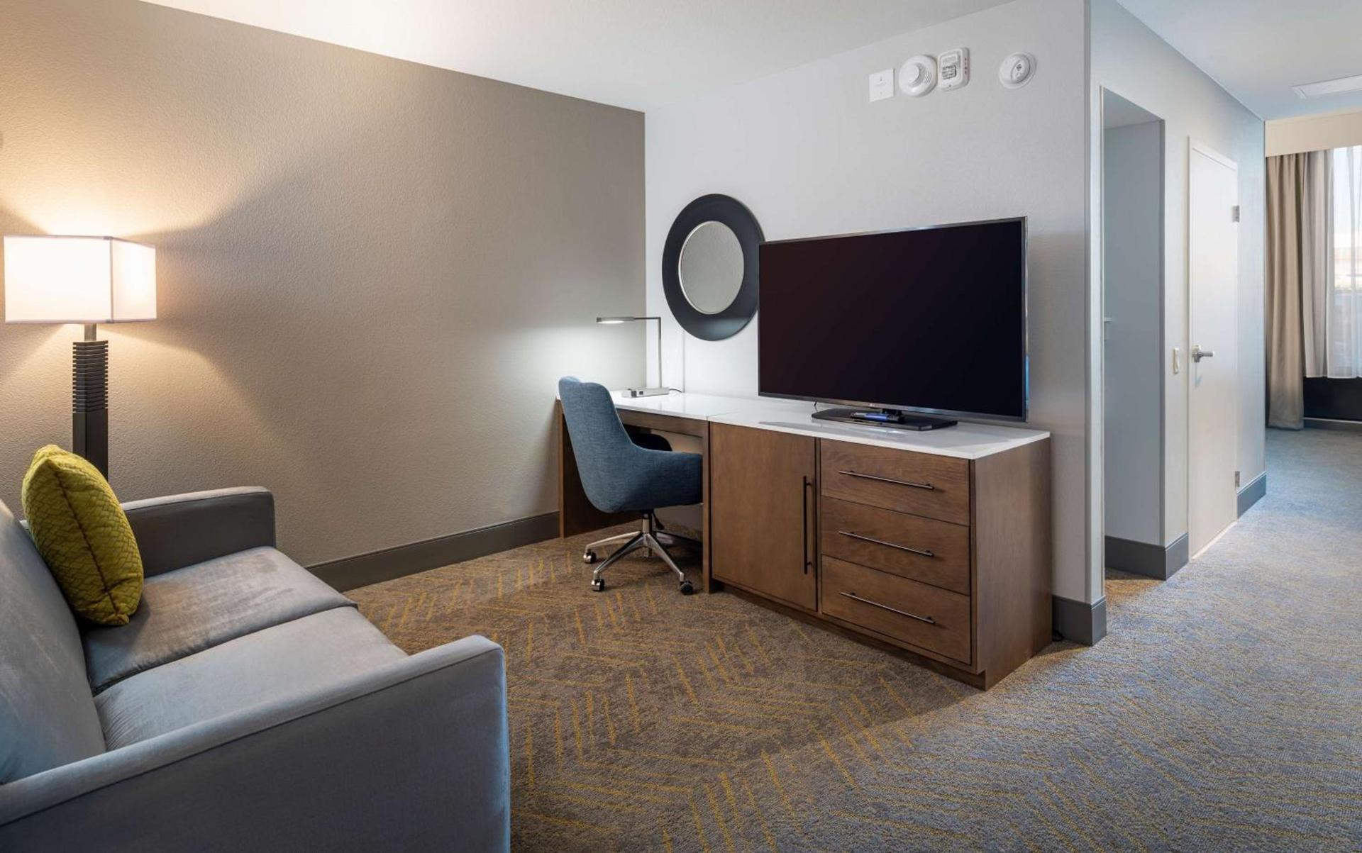 Doubletree By Hilton Madison East photo 32