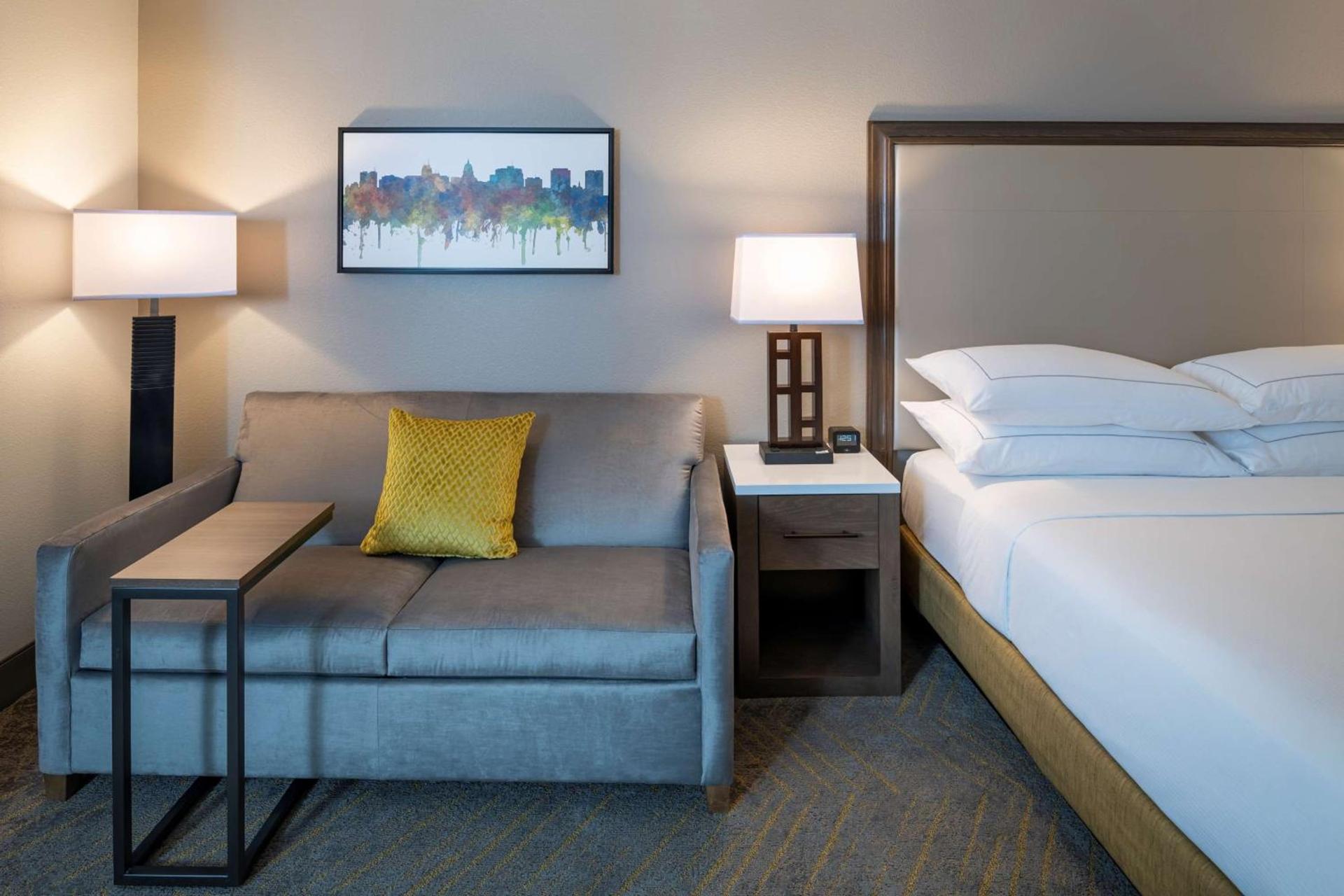 Doubletree By Hilton Madison East photo 35