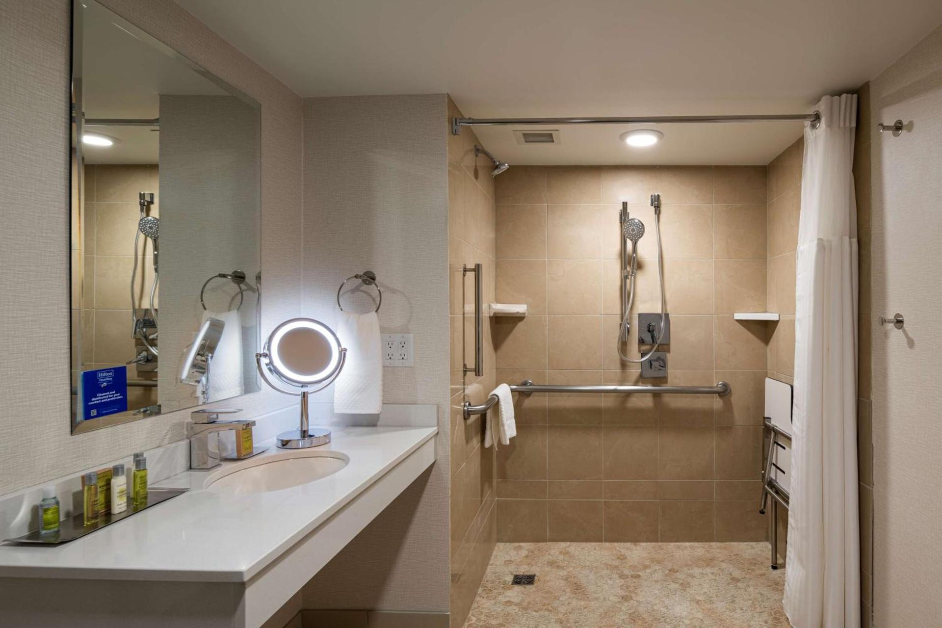 Doubletree By Hilton Madison East photo 45