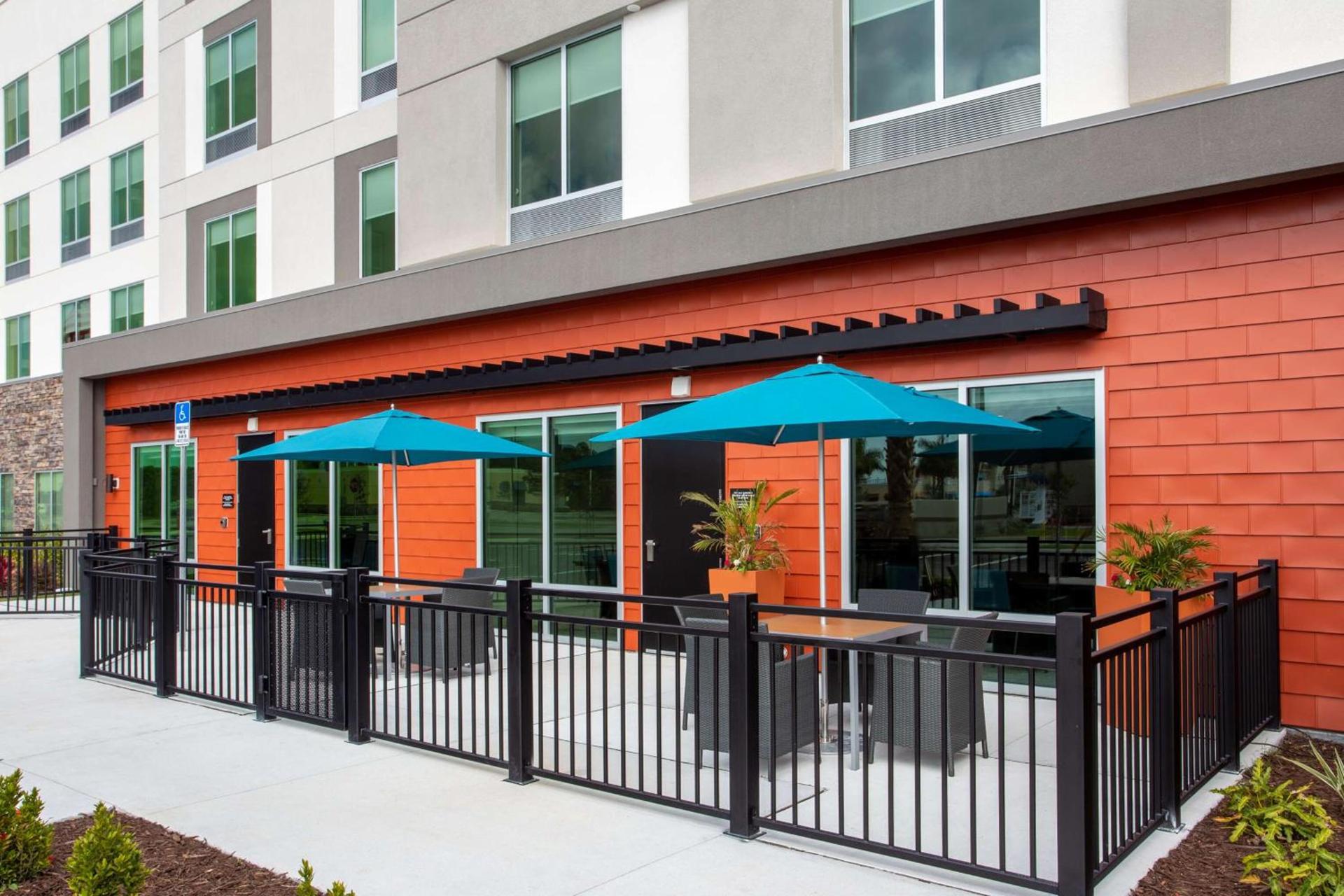Hampton Inn & Suites North Port, Fl photo 3
