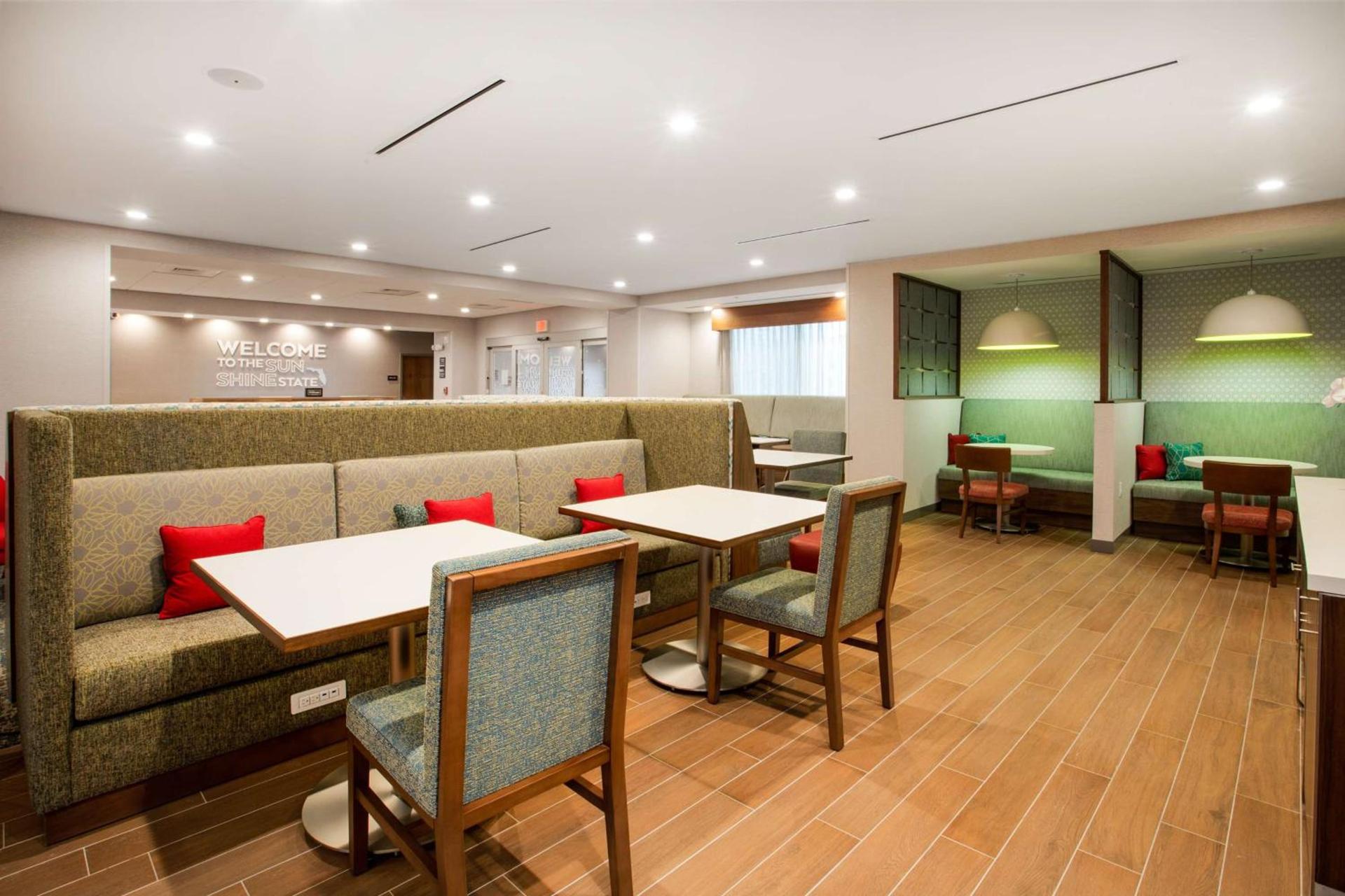 Hampton Inn & Suites North Port, Fl photo 7