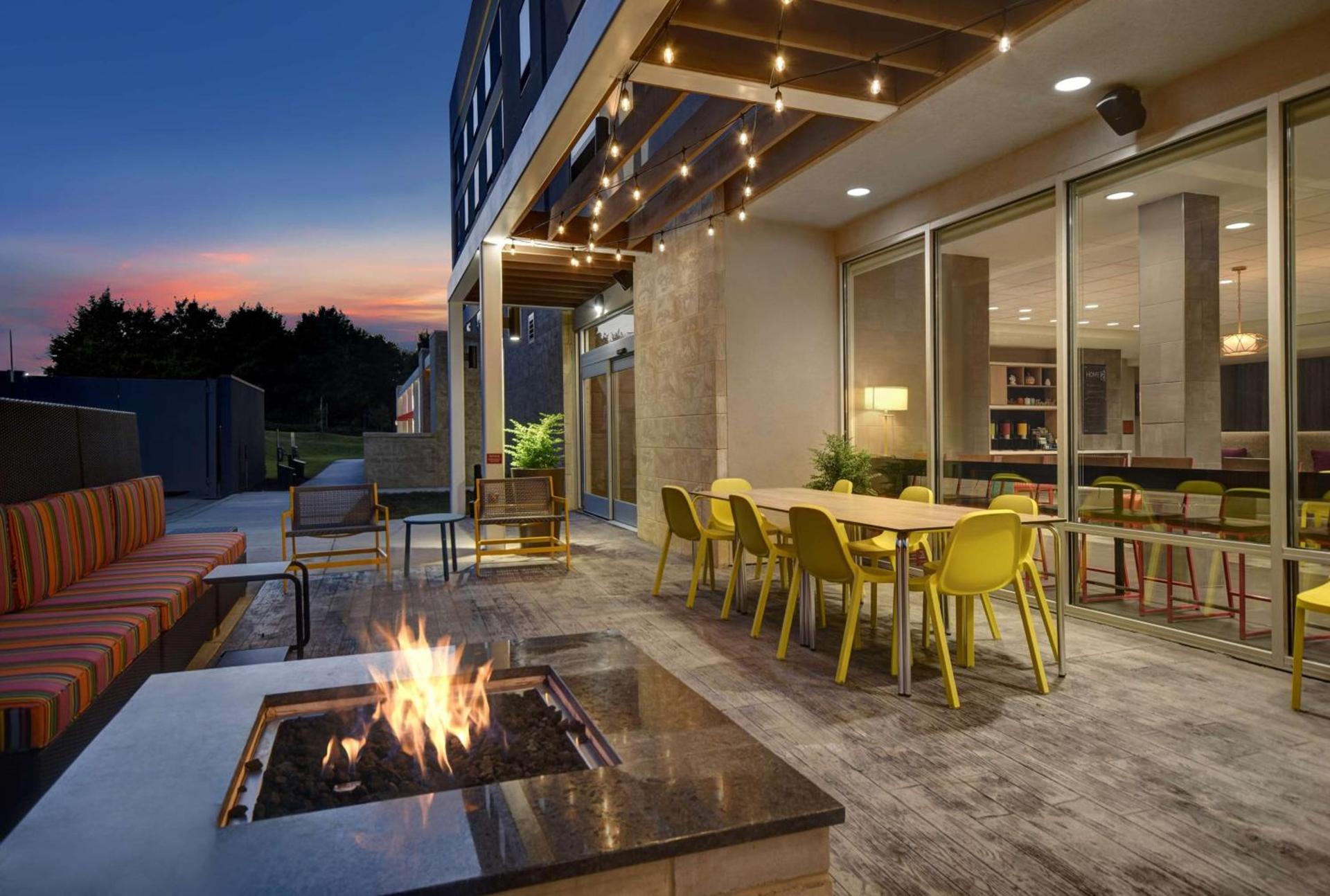 Home2 Suites By Hilton Raleigh North I-540 photo 4