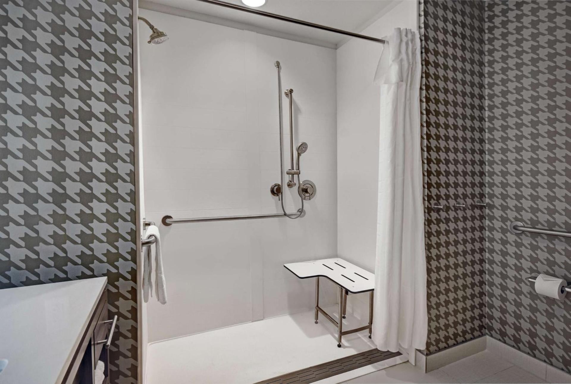 Home2 Suites By Hilton Raleigh North I-540 photo 33