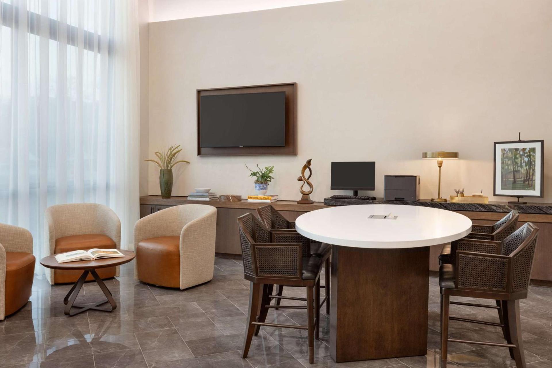 Valley Hotel Homewood Birmingham - Curio Collection By Hilton photo 79