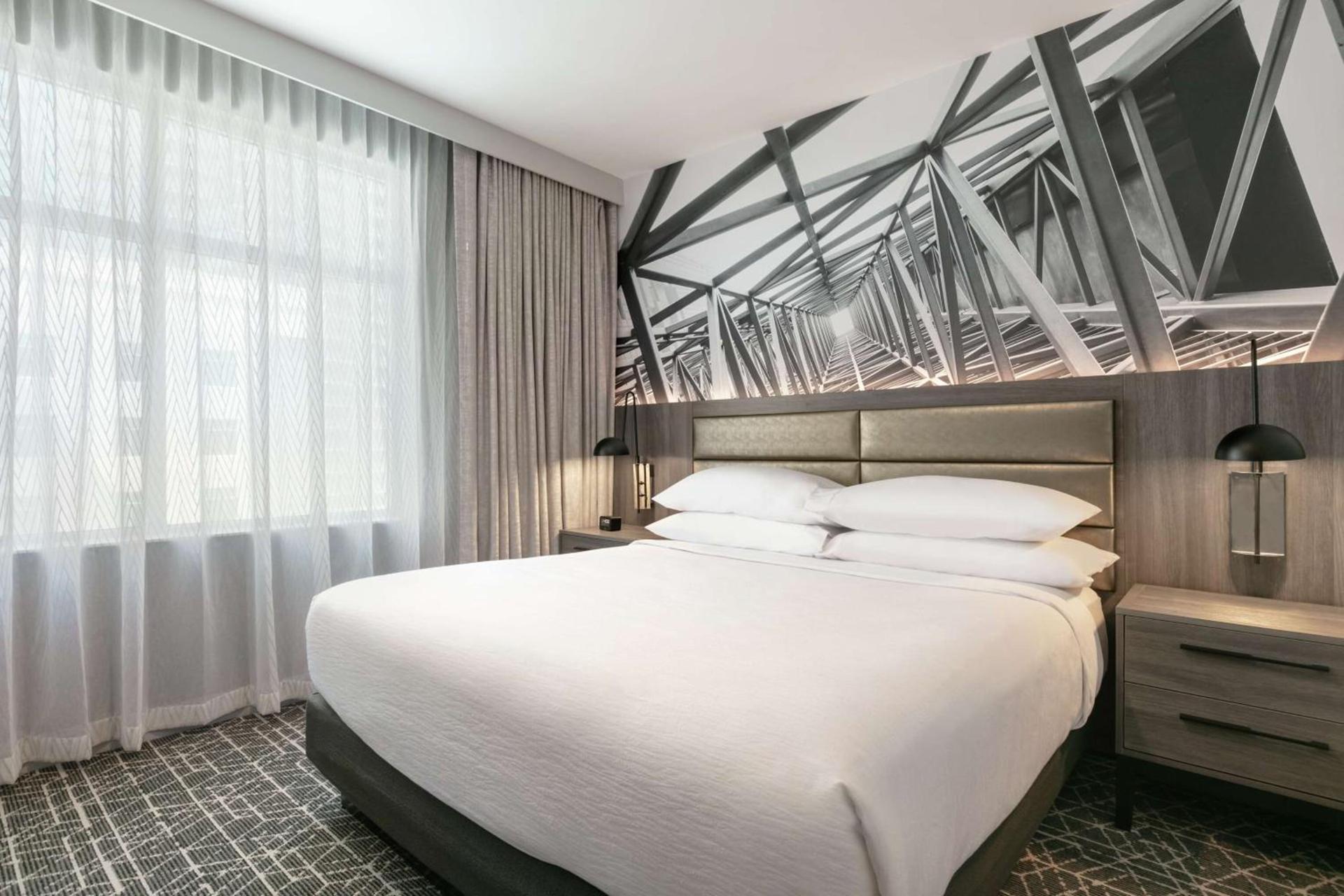 Embassy Suites by Hilton Atlanta Midtown photo 14
