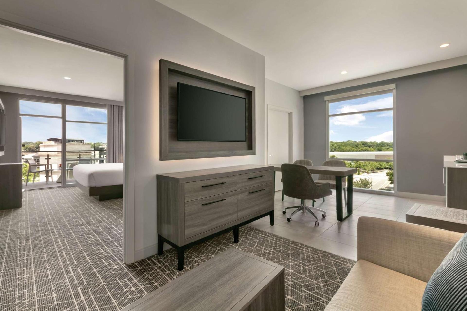 Embassy Suites by Hilton Atlanta Midtown photo 20