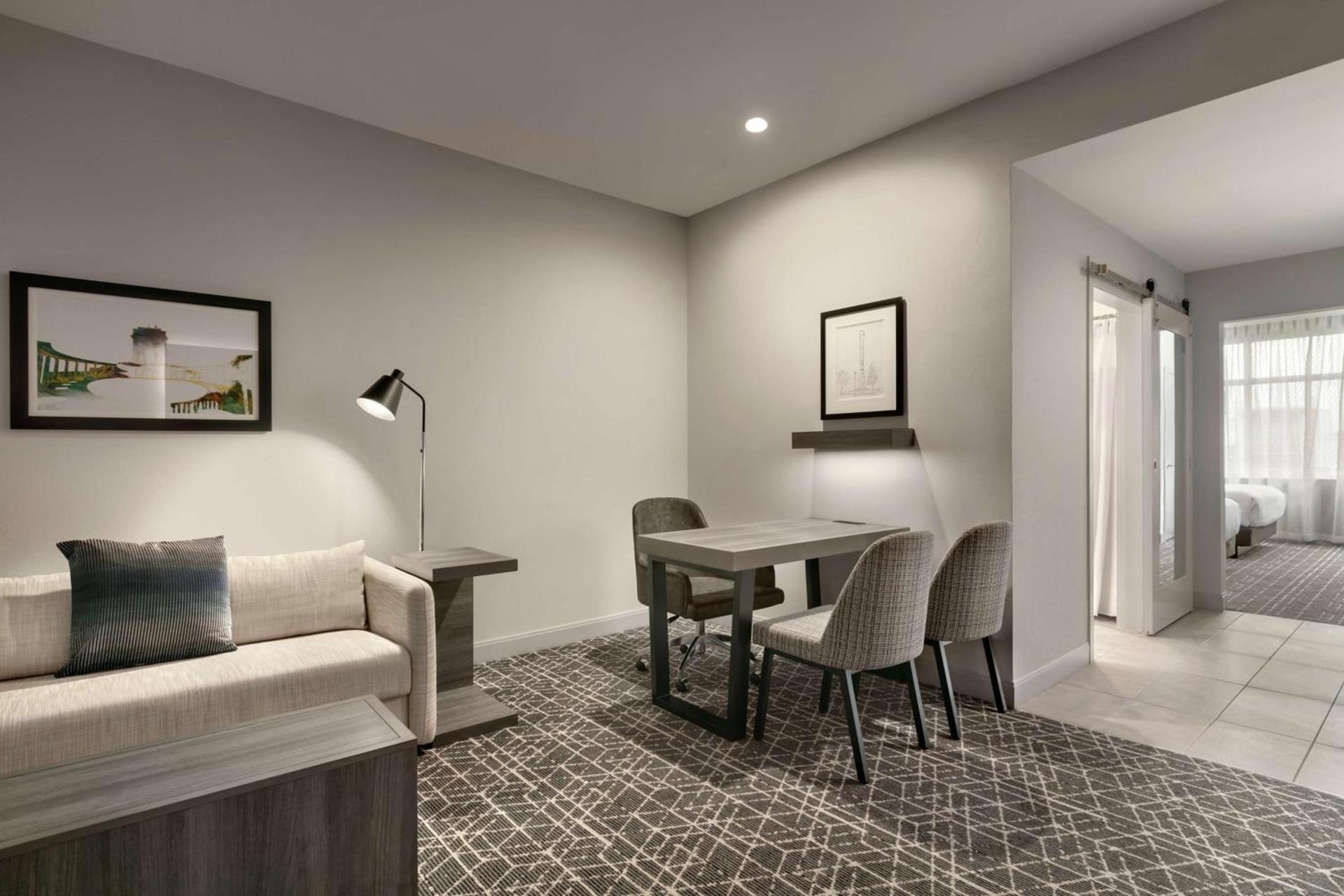 Embassy Suites by Hilton Atlanta Midtown photo 24