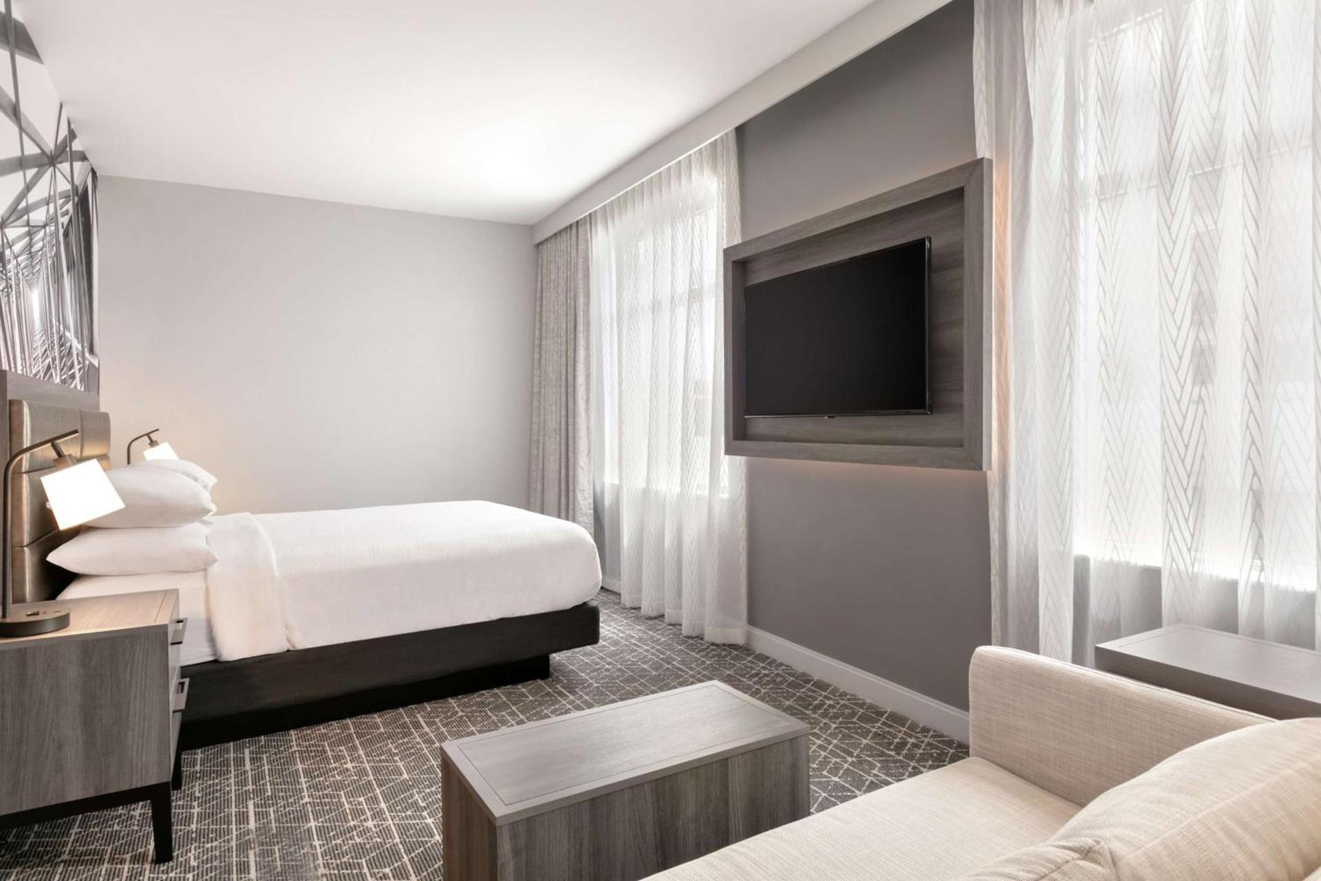 Embassy Suites by Hilton Atlanta Midtown photo 30