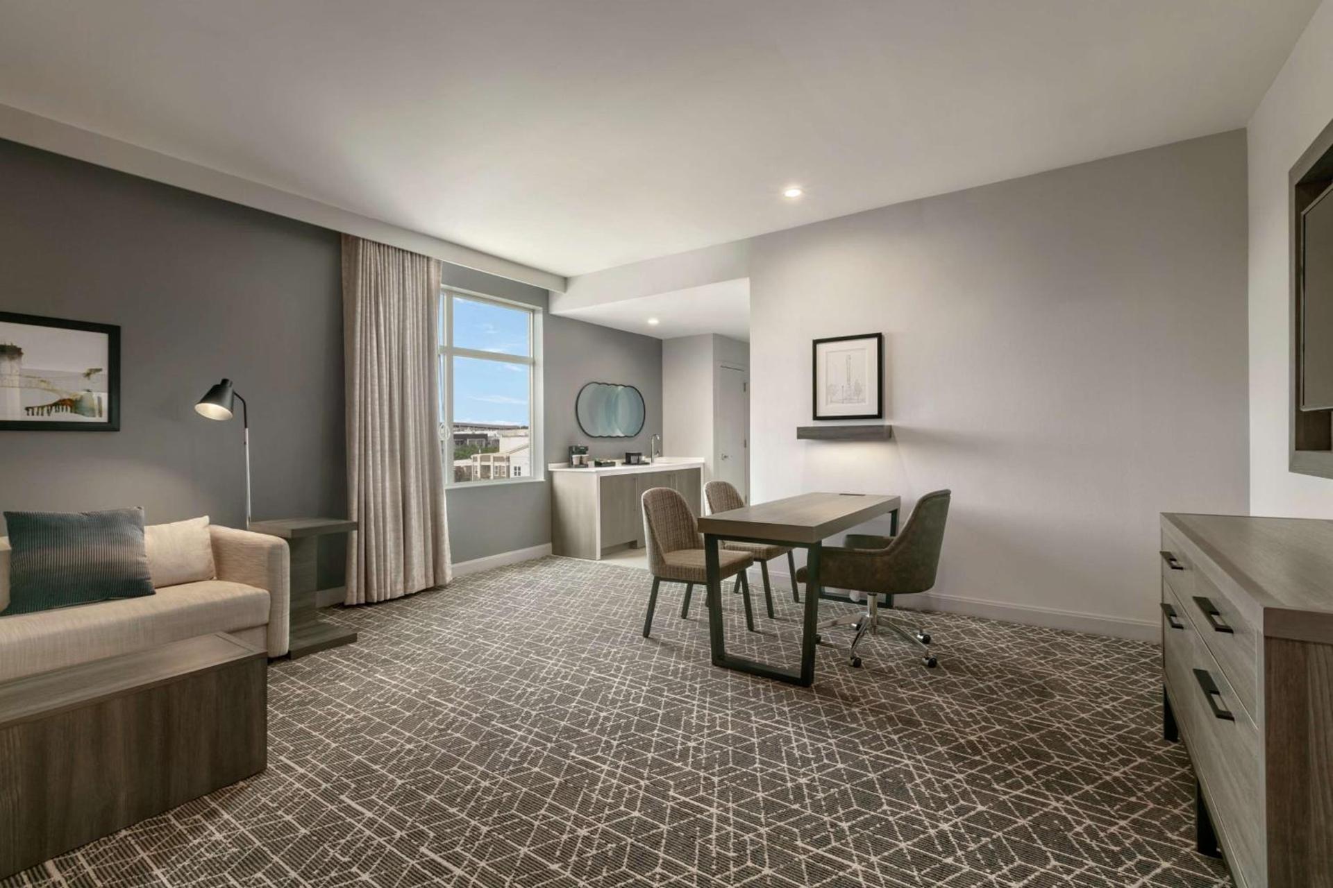 Embassy Suites by Hilton Atlanta Midtown photo 48