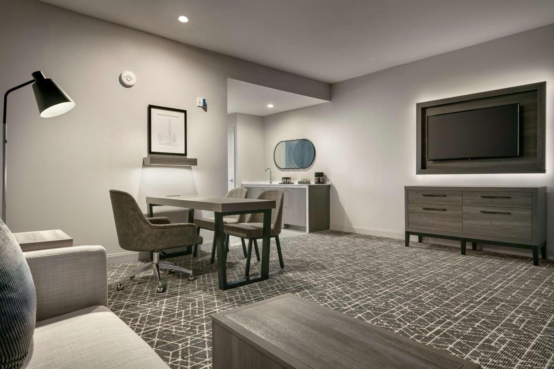 Embassy Suites by Hilton Atlanta Midtown photo 50