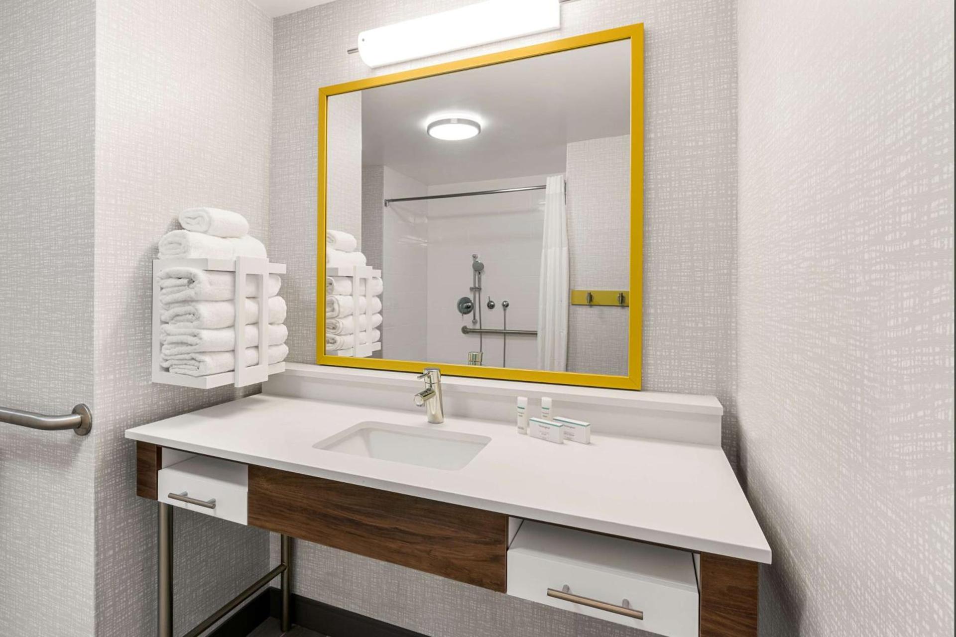 Hampton Inn & Suites Tigard photo 22