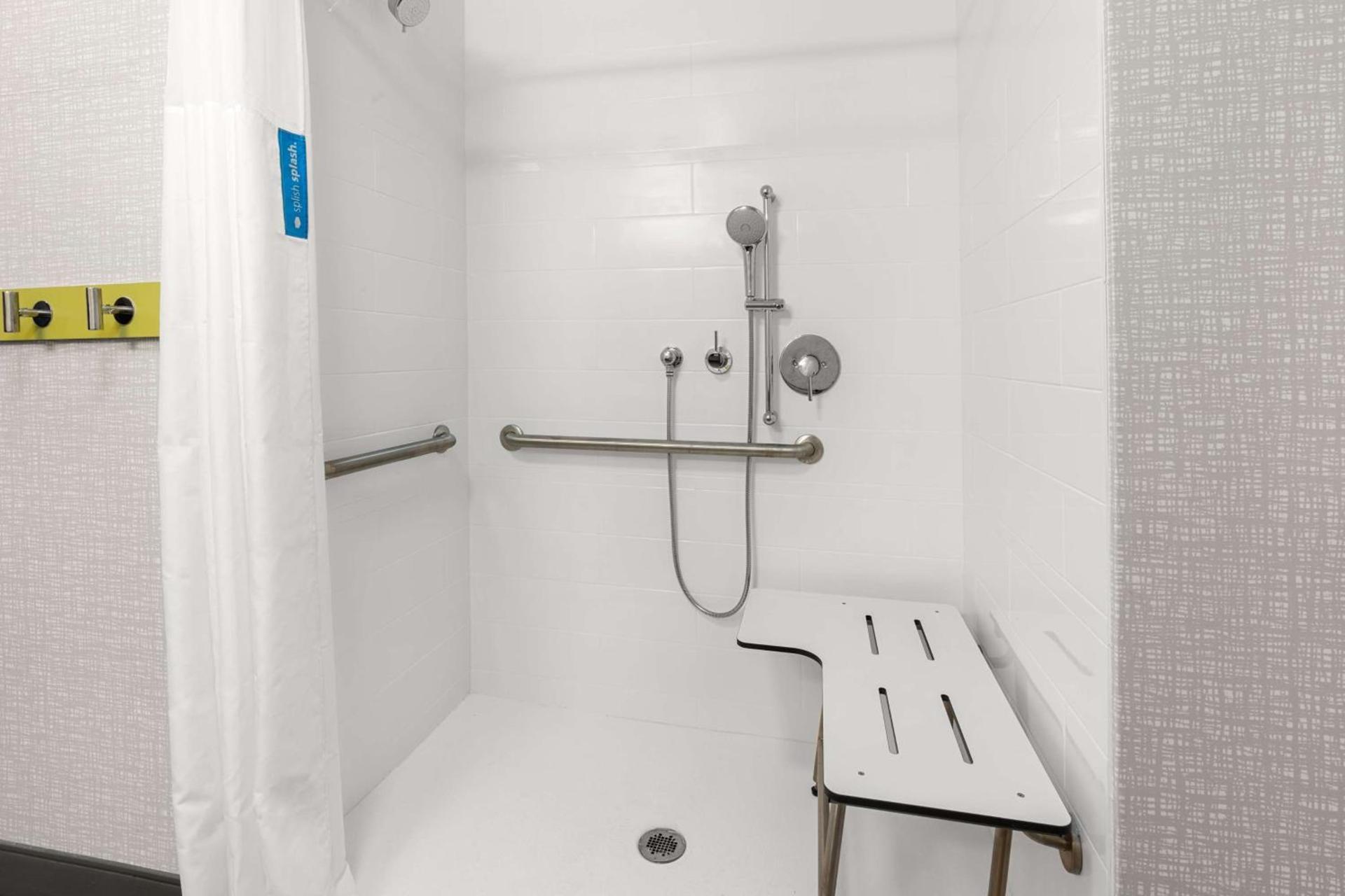 Hampton Inn & Suites Tigard photo 23