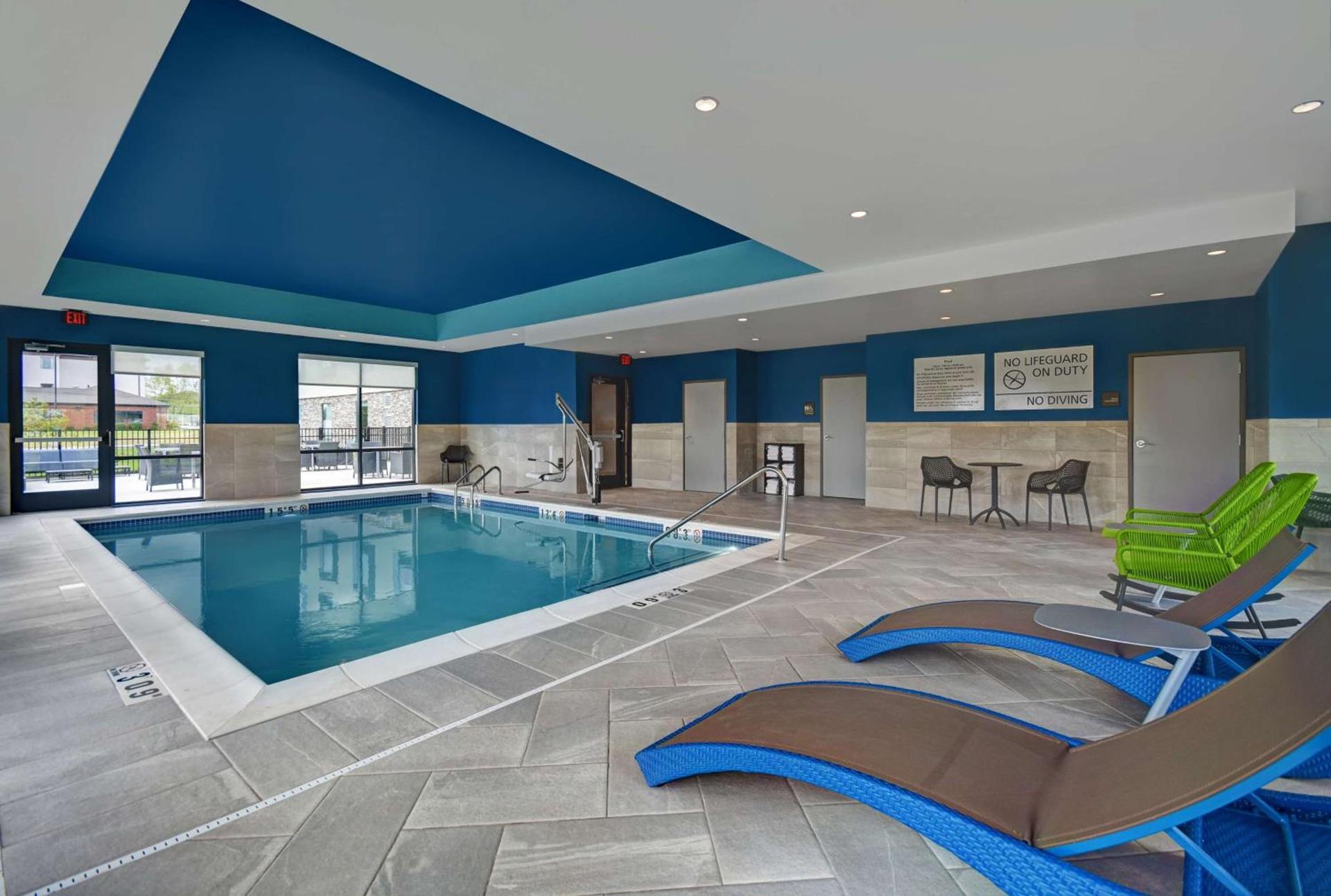 Hampton Inn Cave City, KY photo 8