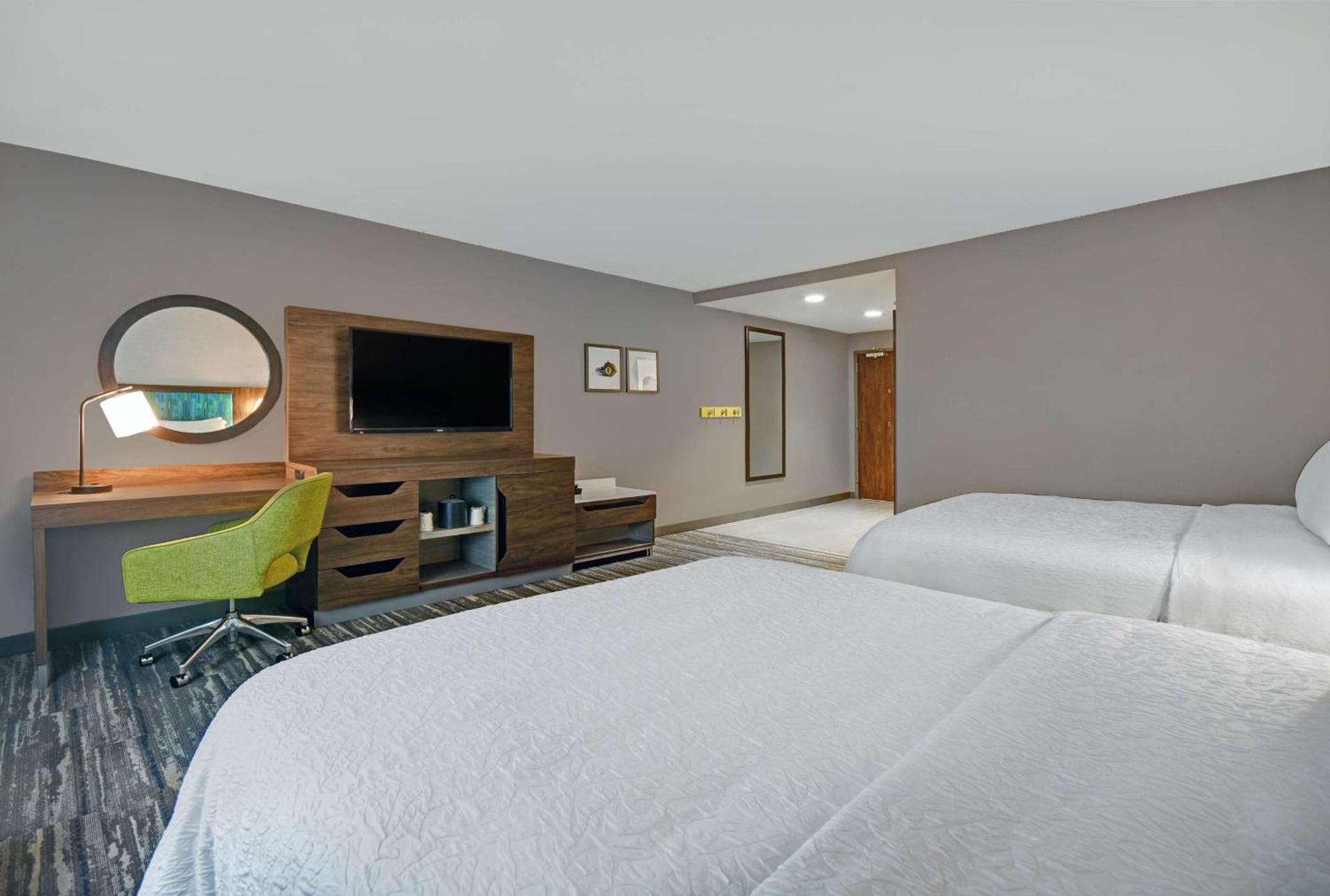 Hampton Inn Cave City, KY photo 33